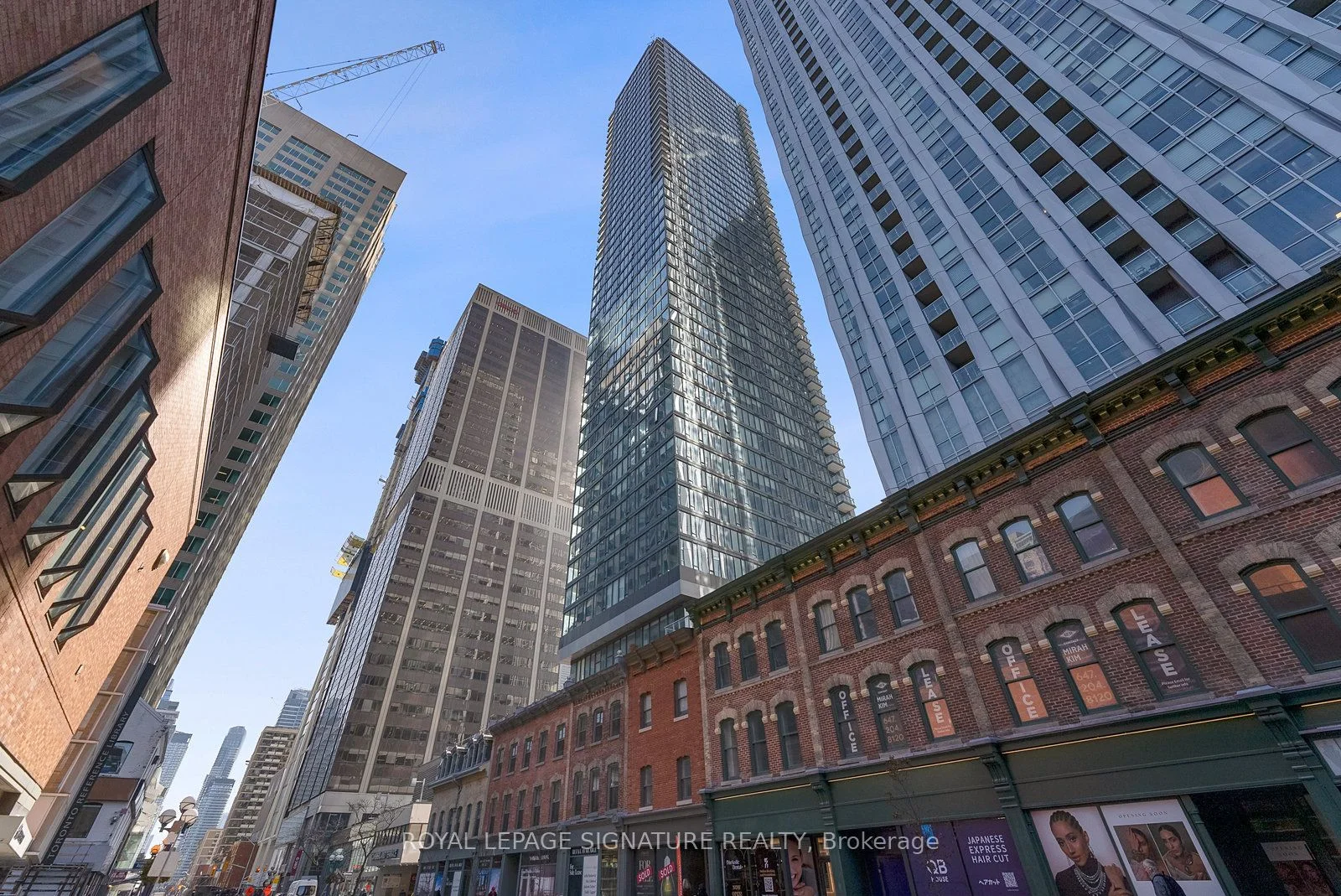 8 Cumberland Street 1307, Toronto C02, ON M4W 0B6
