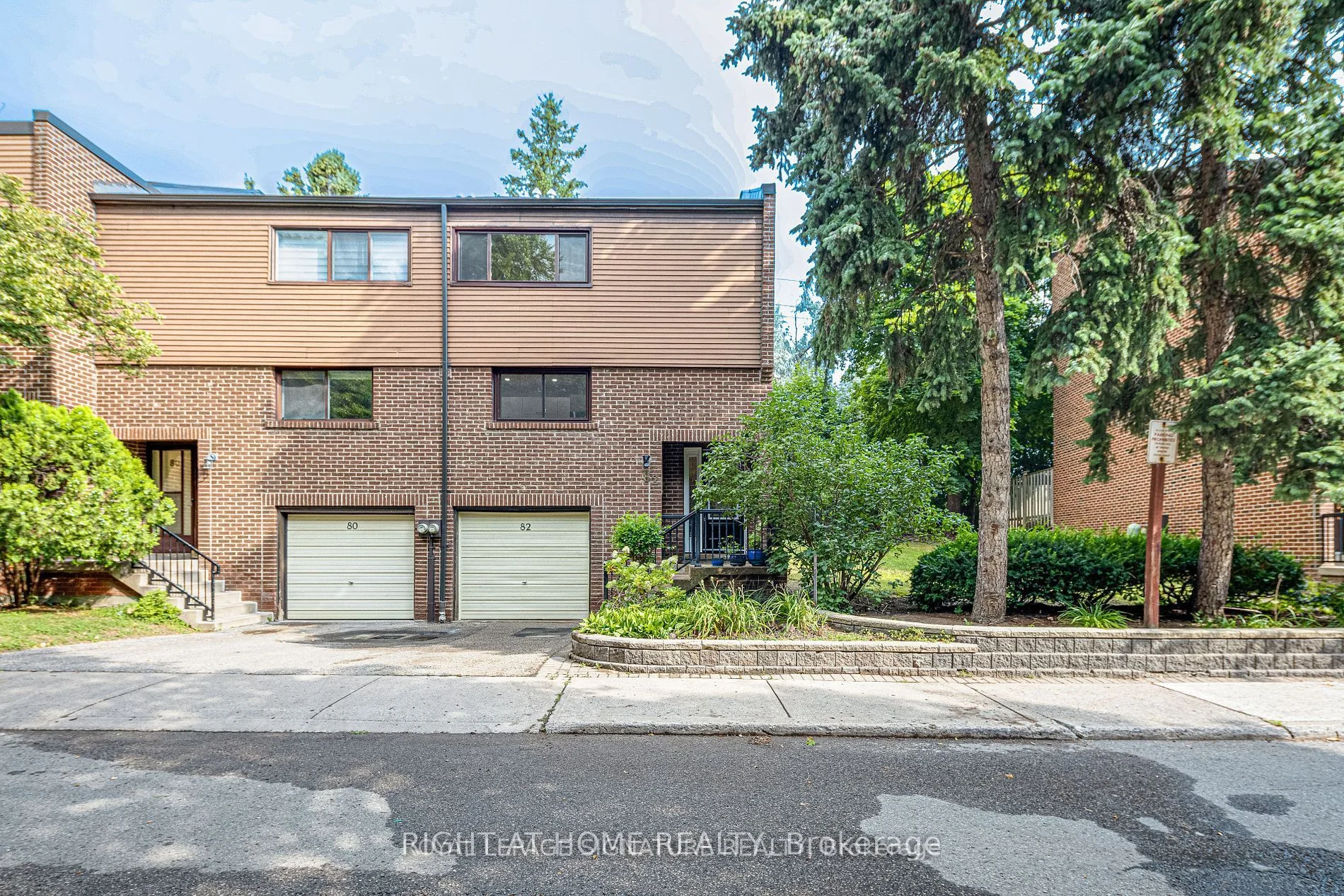 82 Song Meadoway 92, Toronto C15, ON M2H 2T7