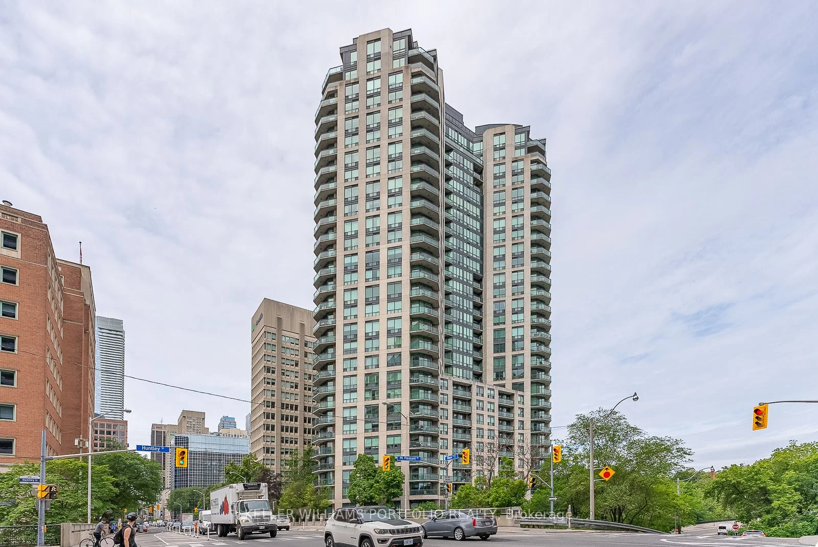 300 Bloor Street E 812, Toronto C09, ON M4W 3Y2