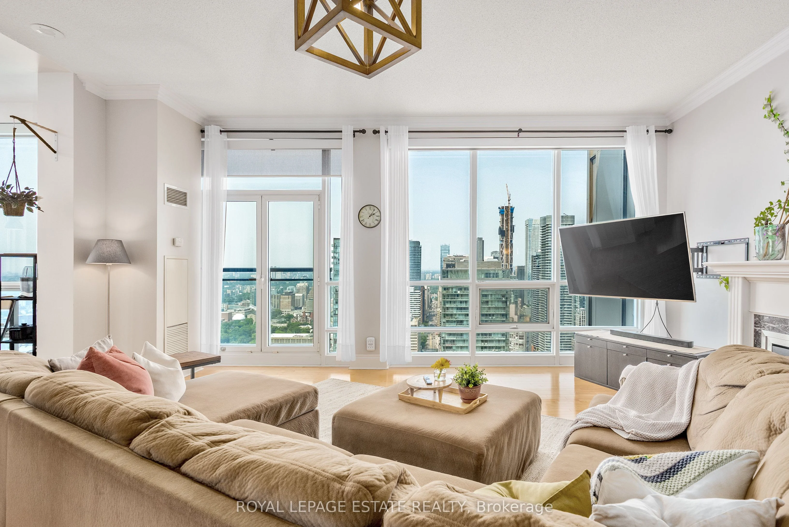 763 Bay Street PH06, Toronto C01, ON M5G 2R3