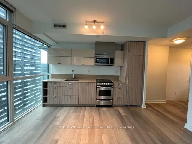 290 Adelaide Street W 2811, Toronto C01, ON M5V 0P3