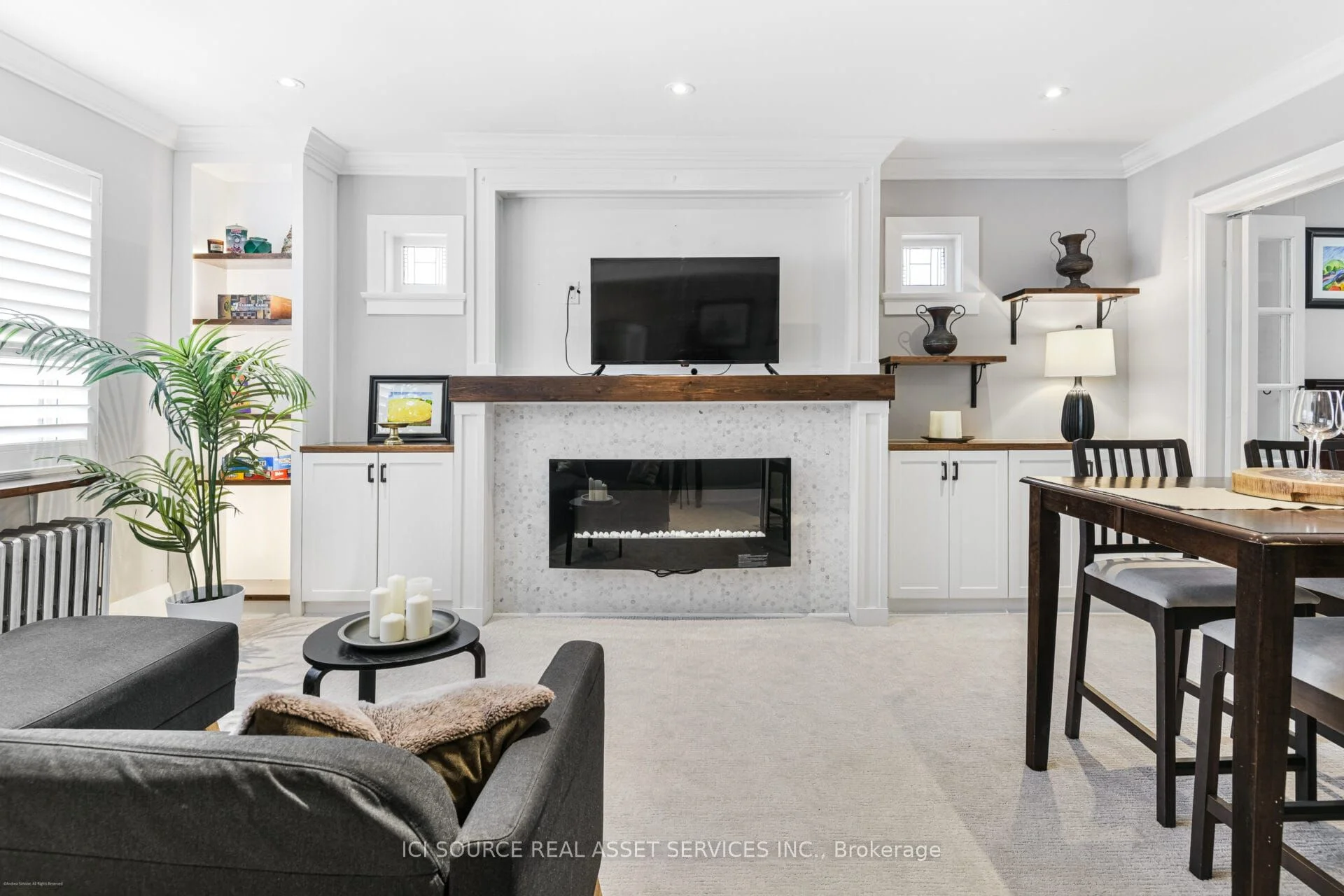 687 Glencairn Avenue Main, Toronto C04, ON M6B 1Z8