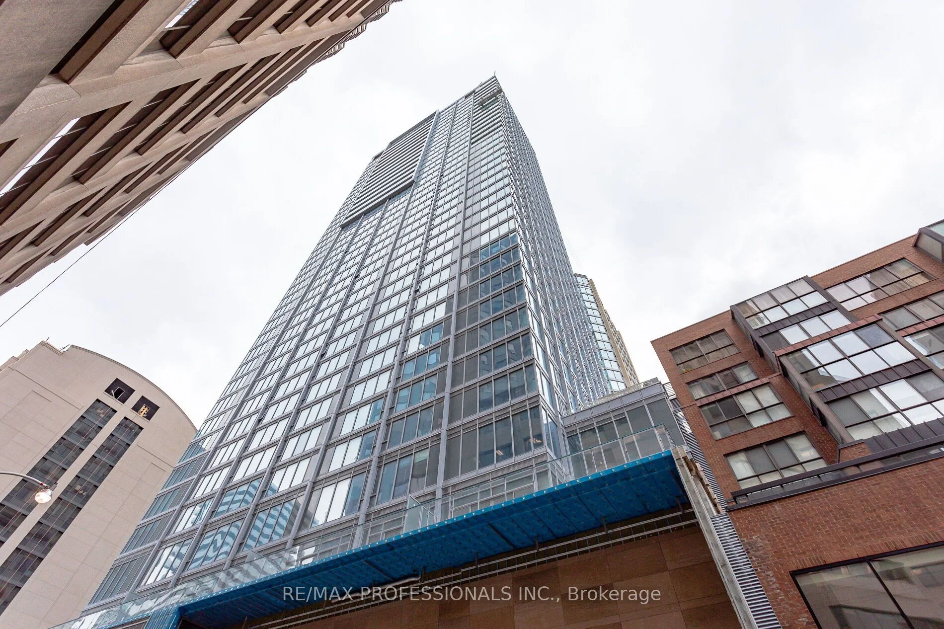 188 Cumberland Street 2507 + Parking #59, Toronto C02, ON M5R 2G3