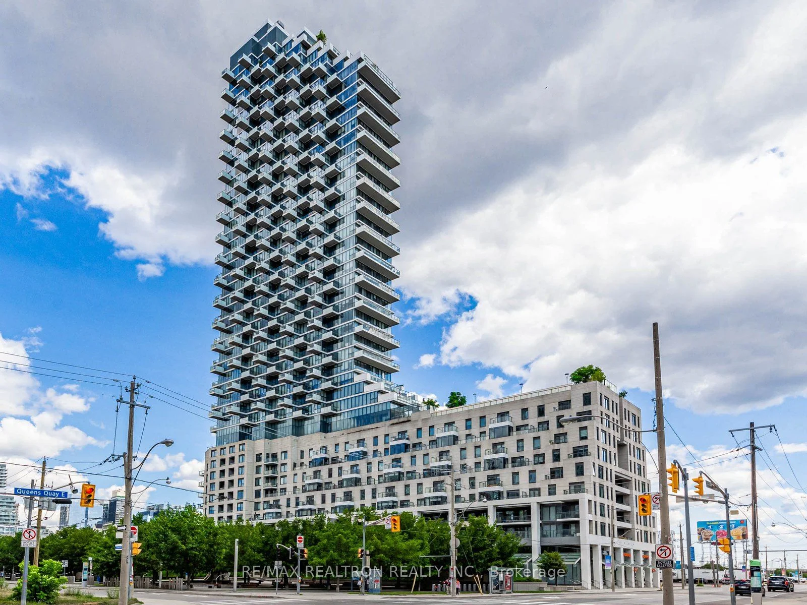 16 Bonnycastle Street 1709, Toronto C08, ON M5A 0C9