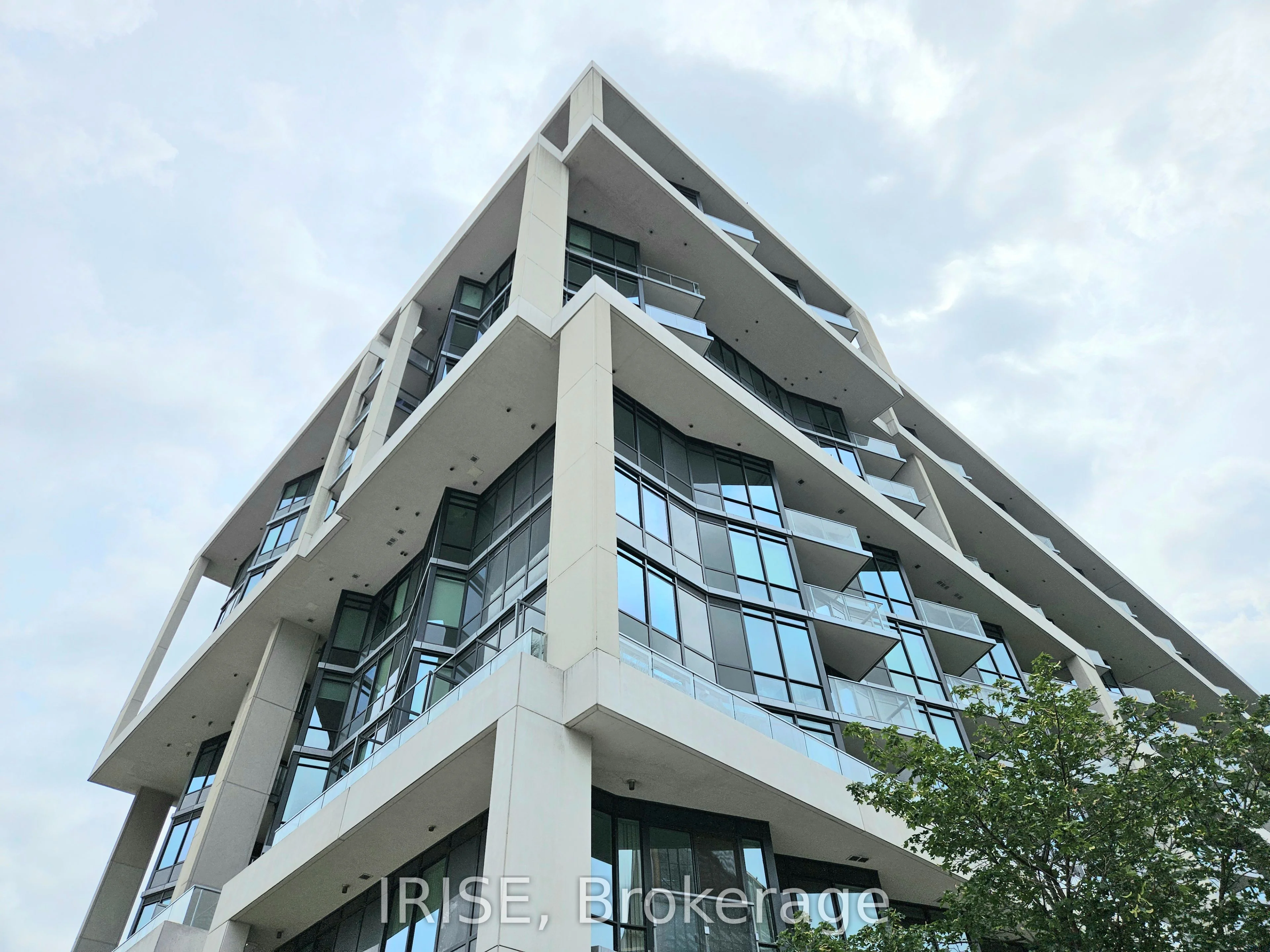 15 Merchants Wharf Drive 1139, Toronto C08, ON M5A 0N8