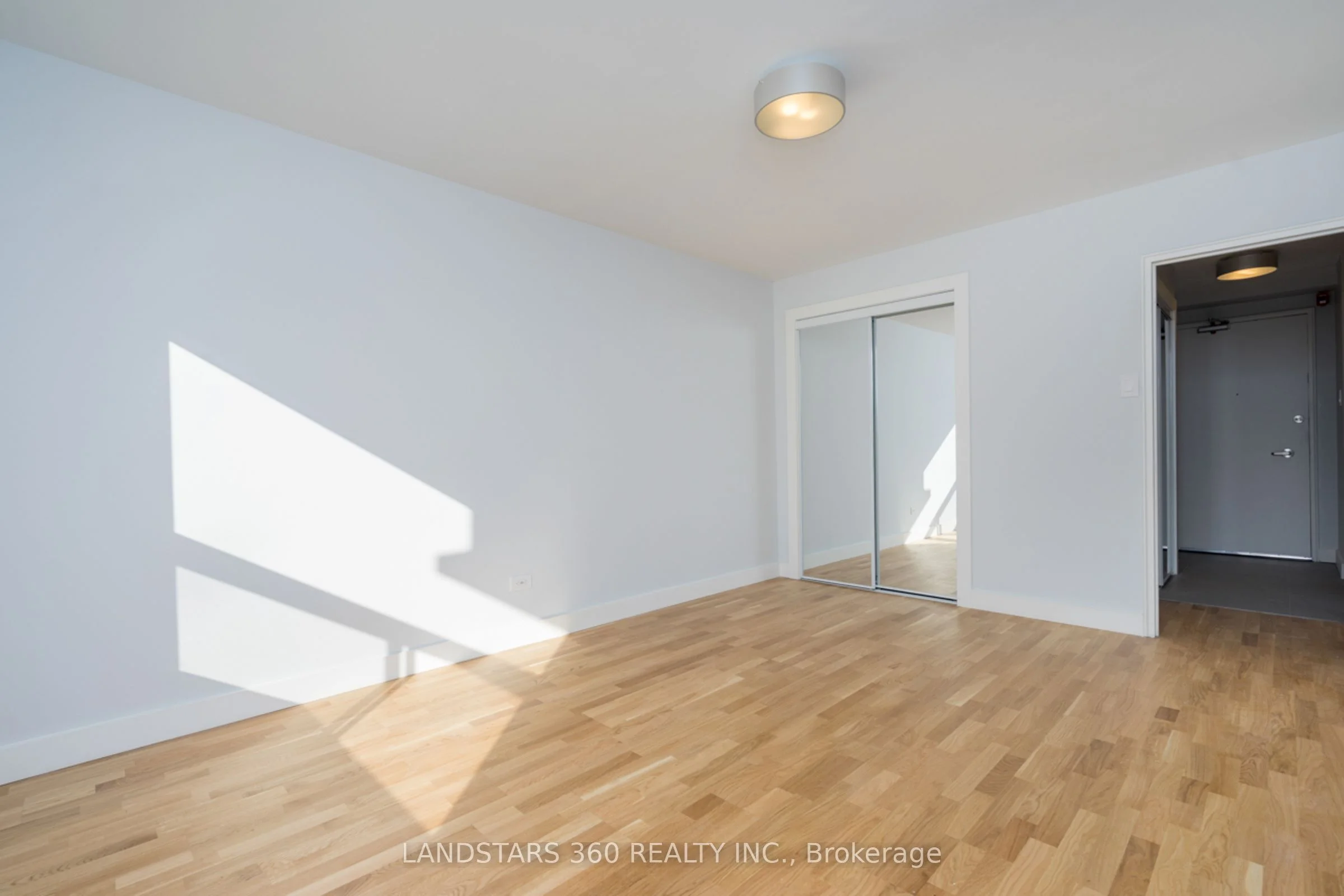 111 Lawton Boulevard 510, Toronto C02, ON M4V 1Z9