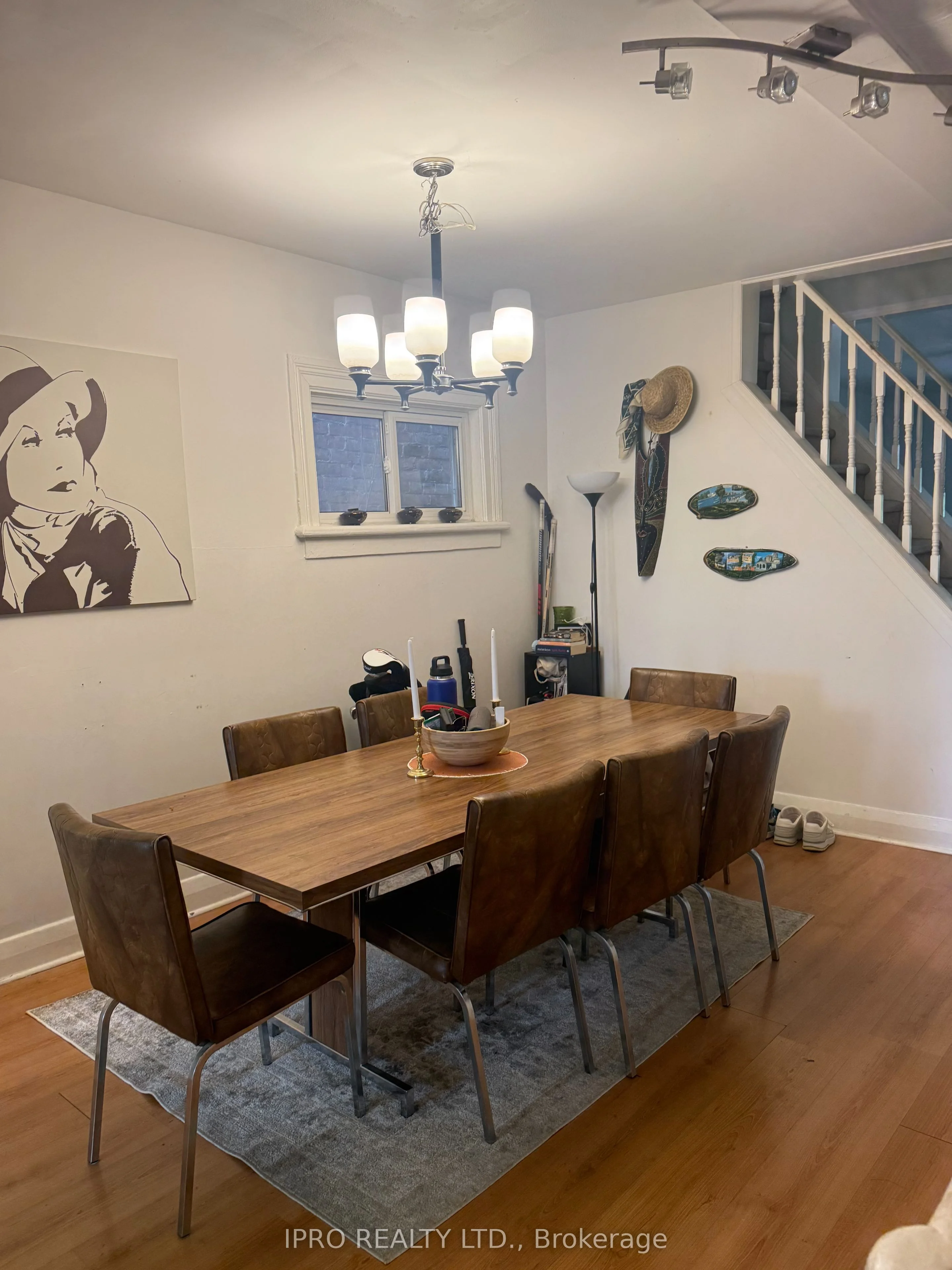 6 Givins Street upper, Toronto C01, ON M6J 2X6