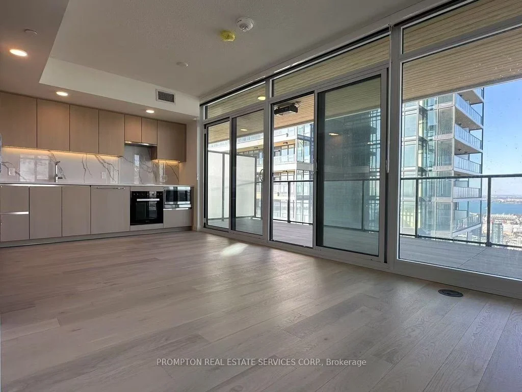 1 Concord Cityplace Way 6708, Toronto C01, ON M5V 0X3