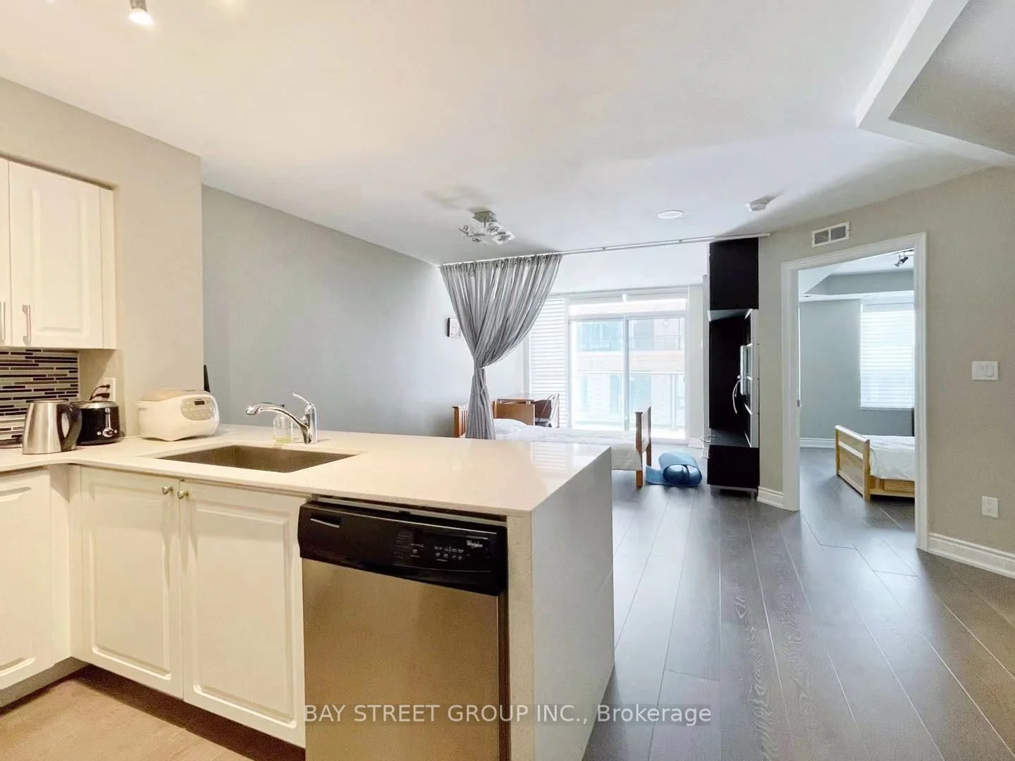 30 Hayden Street 405, Toronto C08, On M4y 3b8