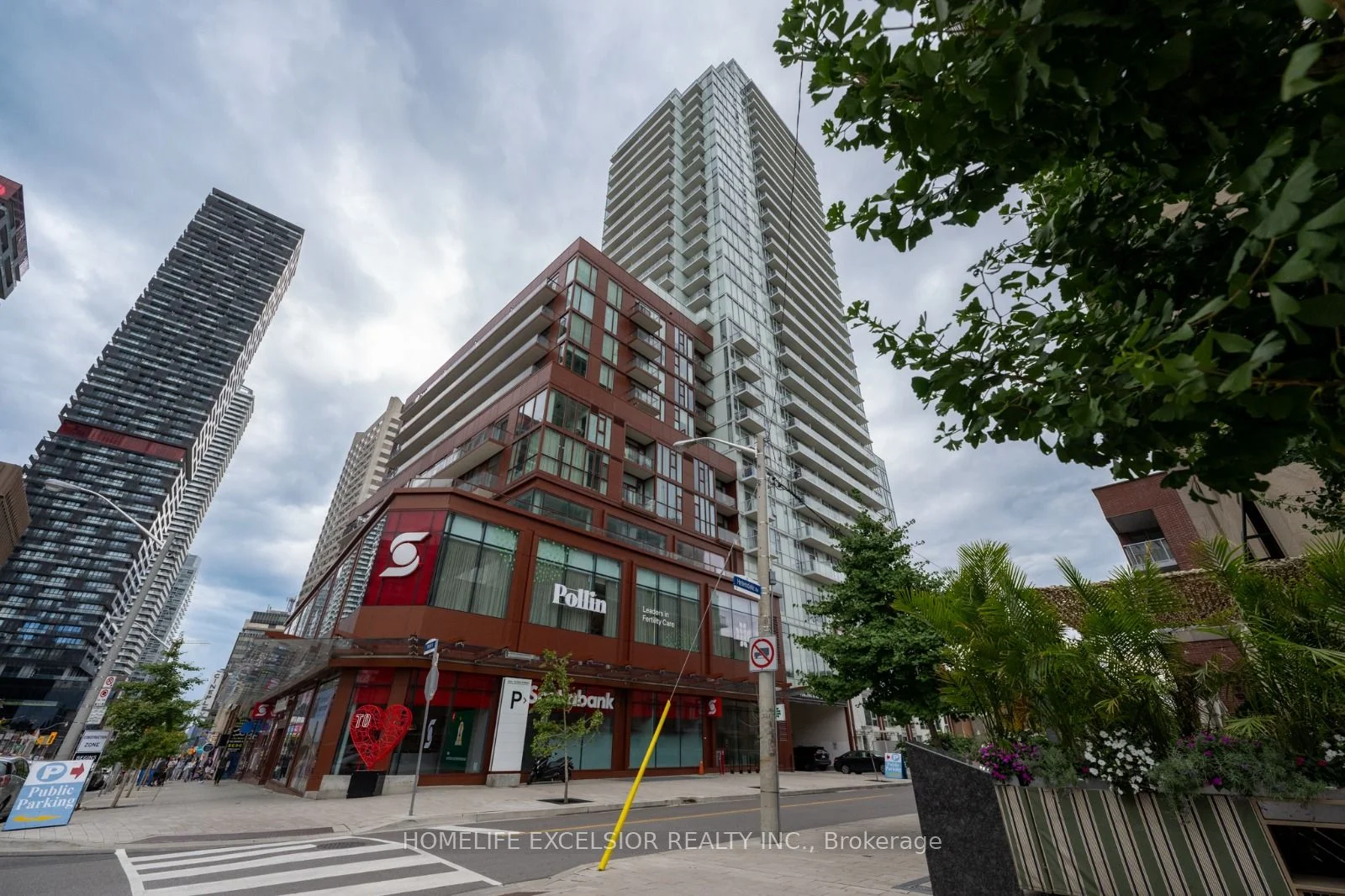 Condo Apartment in Toronto