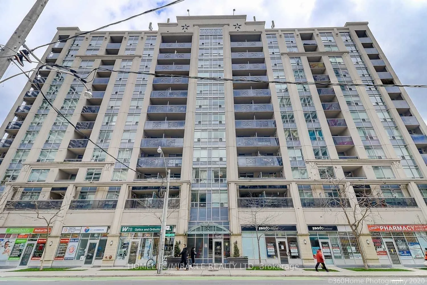 225 Wellesley Street 607, Toronto C08, ON M4X 1X8