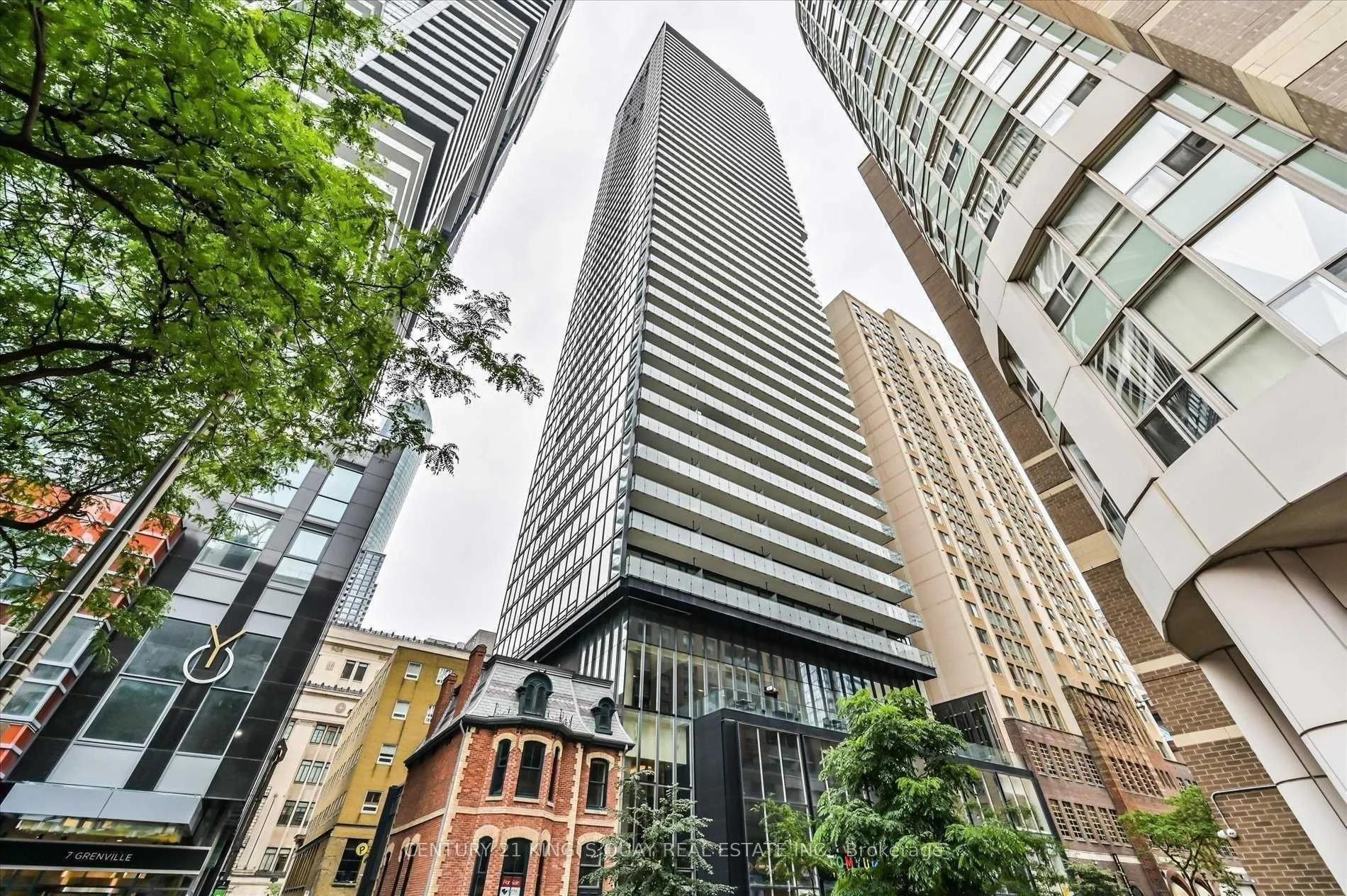15 Grenville Street 3708, Toronto C01, ON M4Y 1A1