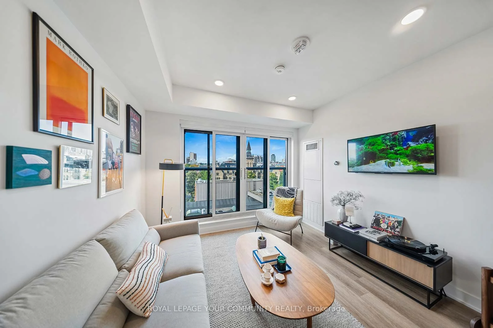 Condo Apartment in Toronto
