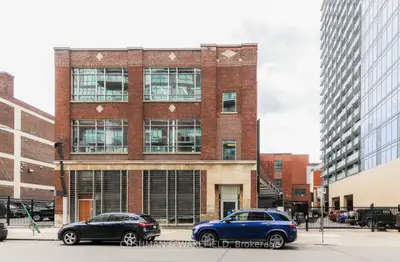 109 George Street Unit 202, Toronto C08, ON M5A 2N4