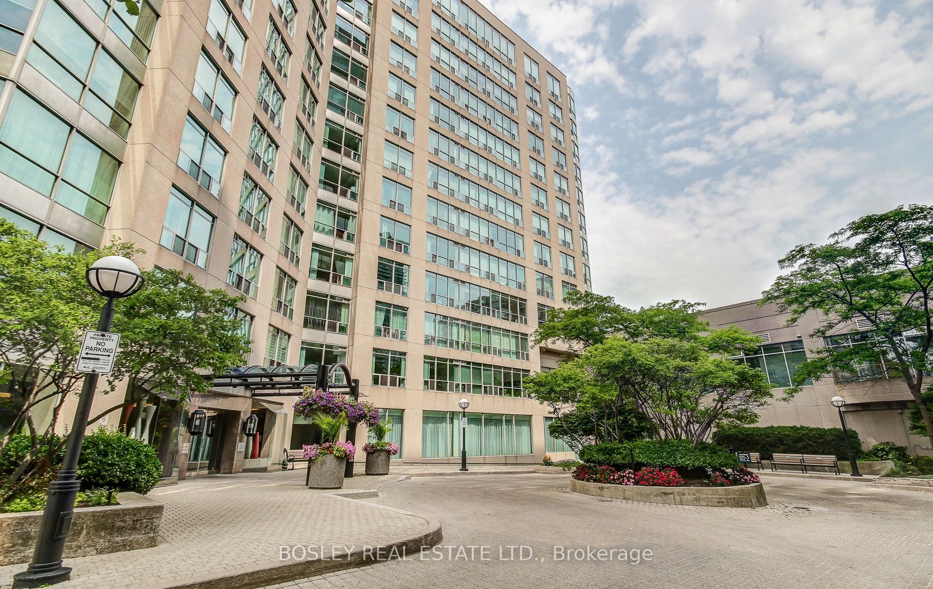 Condo Apartment in Toronto