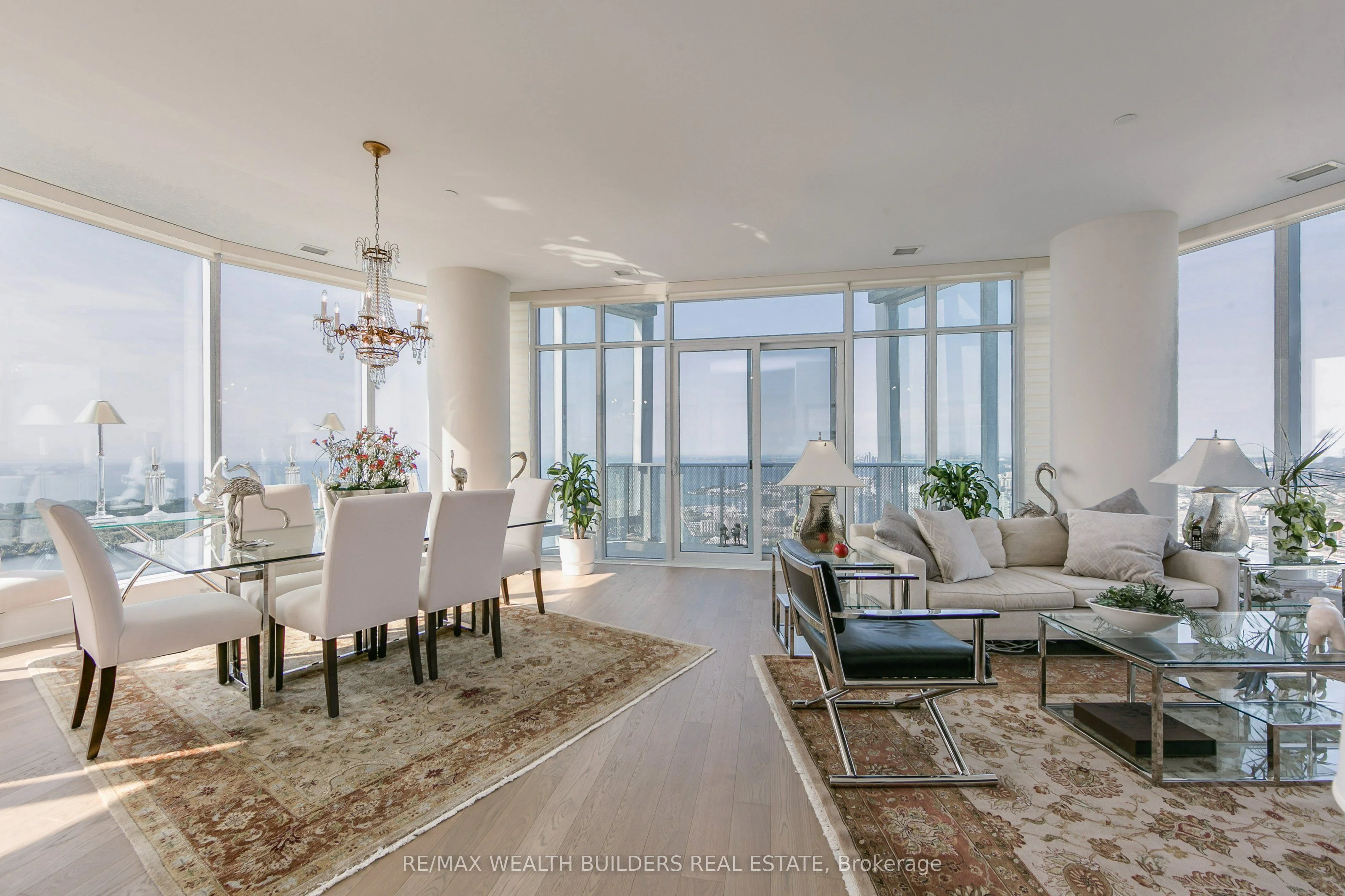10 York Street 6810, Toronto C01, ON M5J 0E1