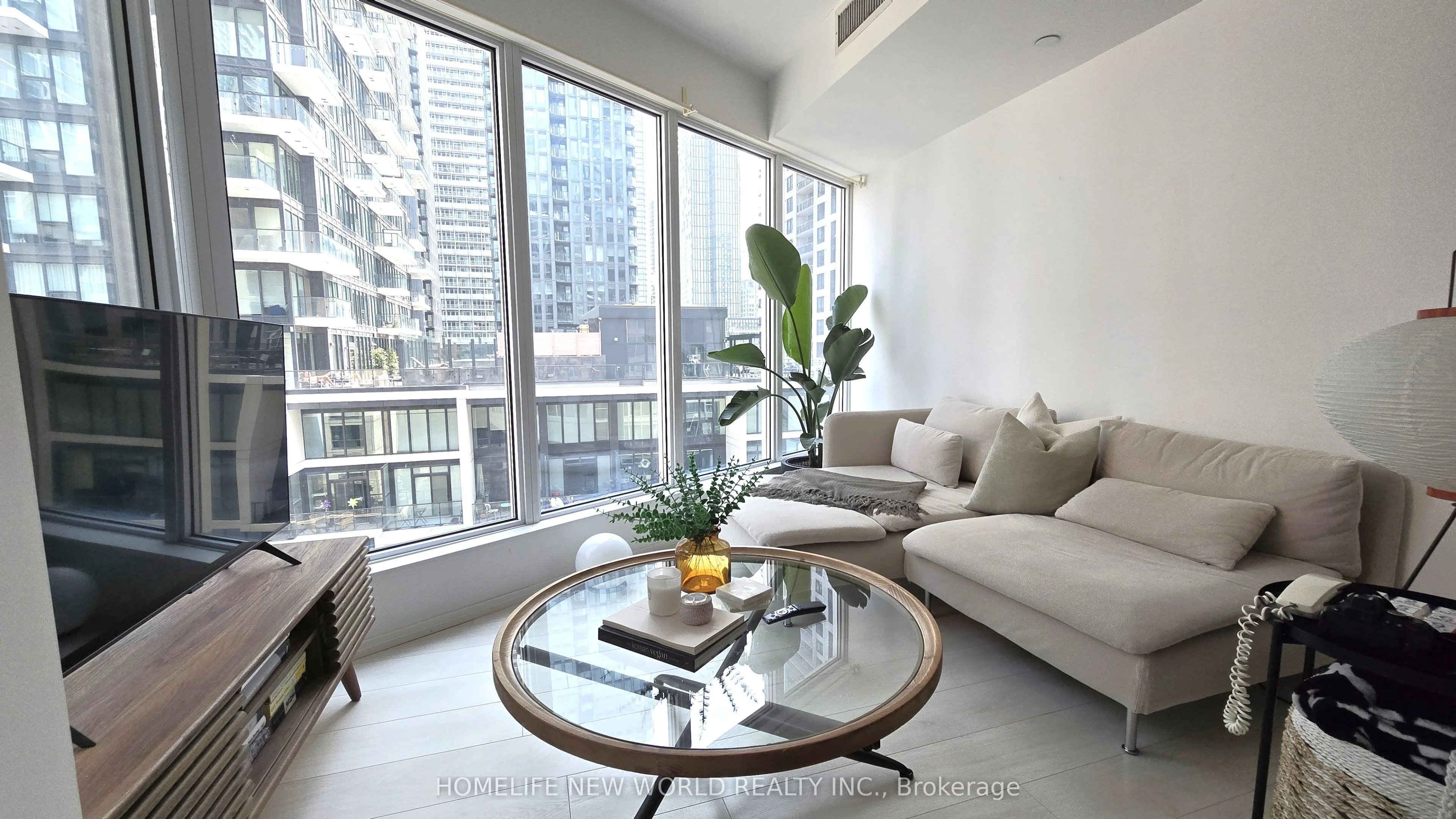 68 Shuter Street 802, Toronto C08, ON M5B 1B4