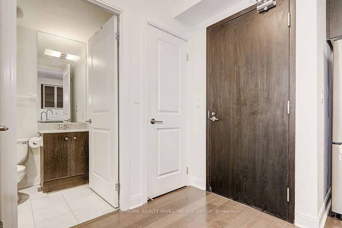 18 Yorkville Avenue 704, Toronto C02, ON M4W 1L4
