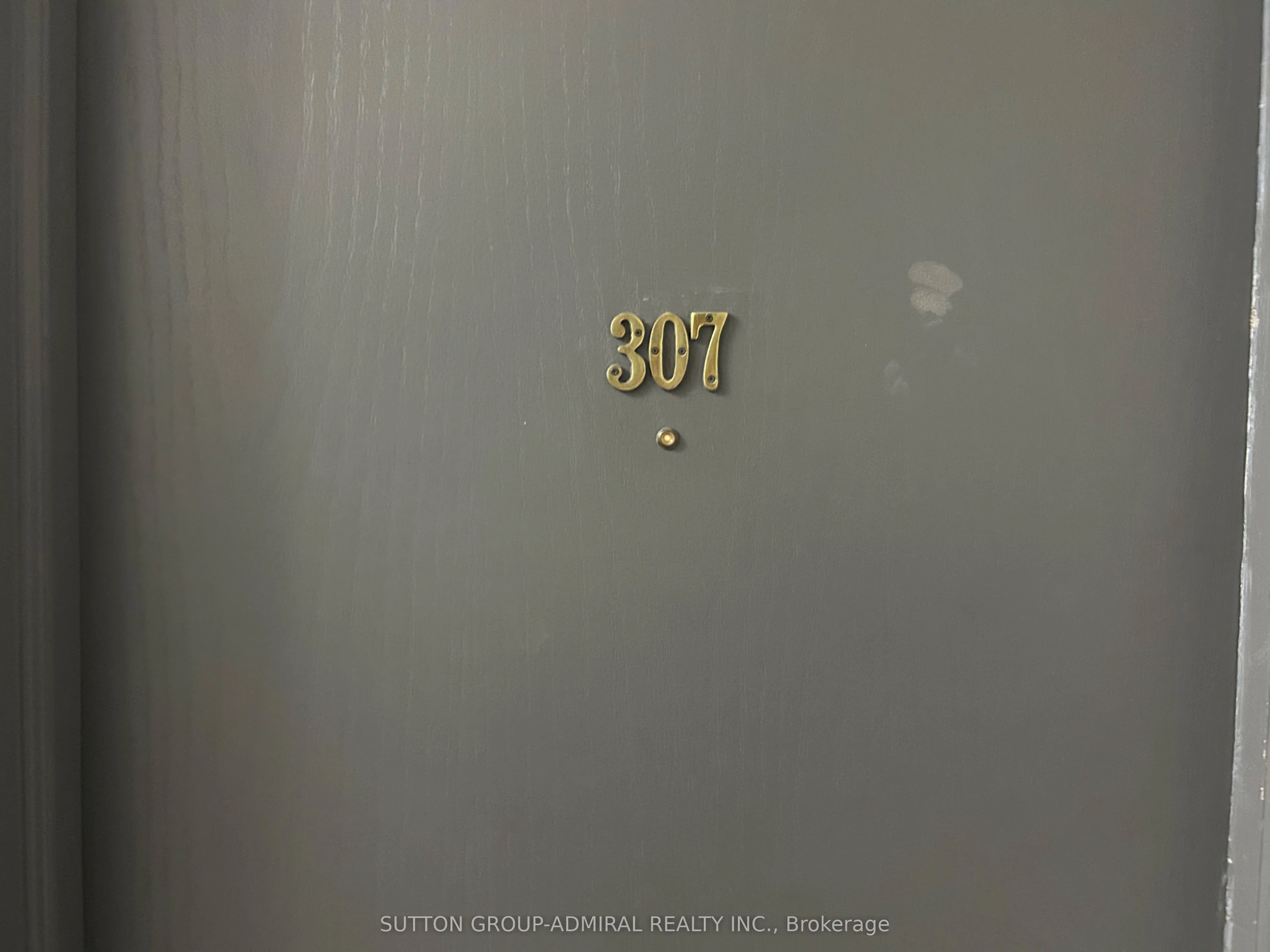 699 Eglinton Avenue W 307, Toronto C03, ON M5N 1C6