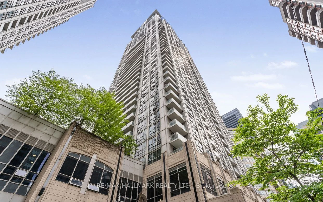 763 Bay Street 1813, Toronto C01, On M5g 2r3