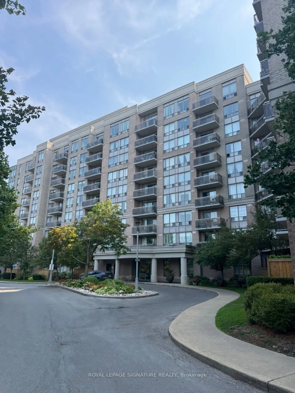 1720 Eglinton Avenue E 801, Toronto C13, ON M4A 2X8