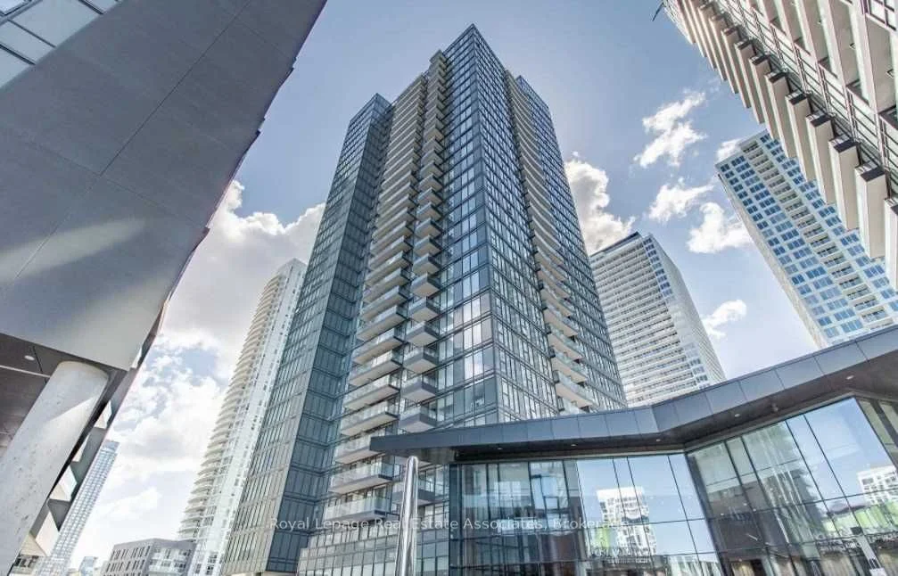 70 Queens Wharf Road 601, Toronto C01, ON M5V 0J2