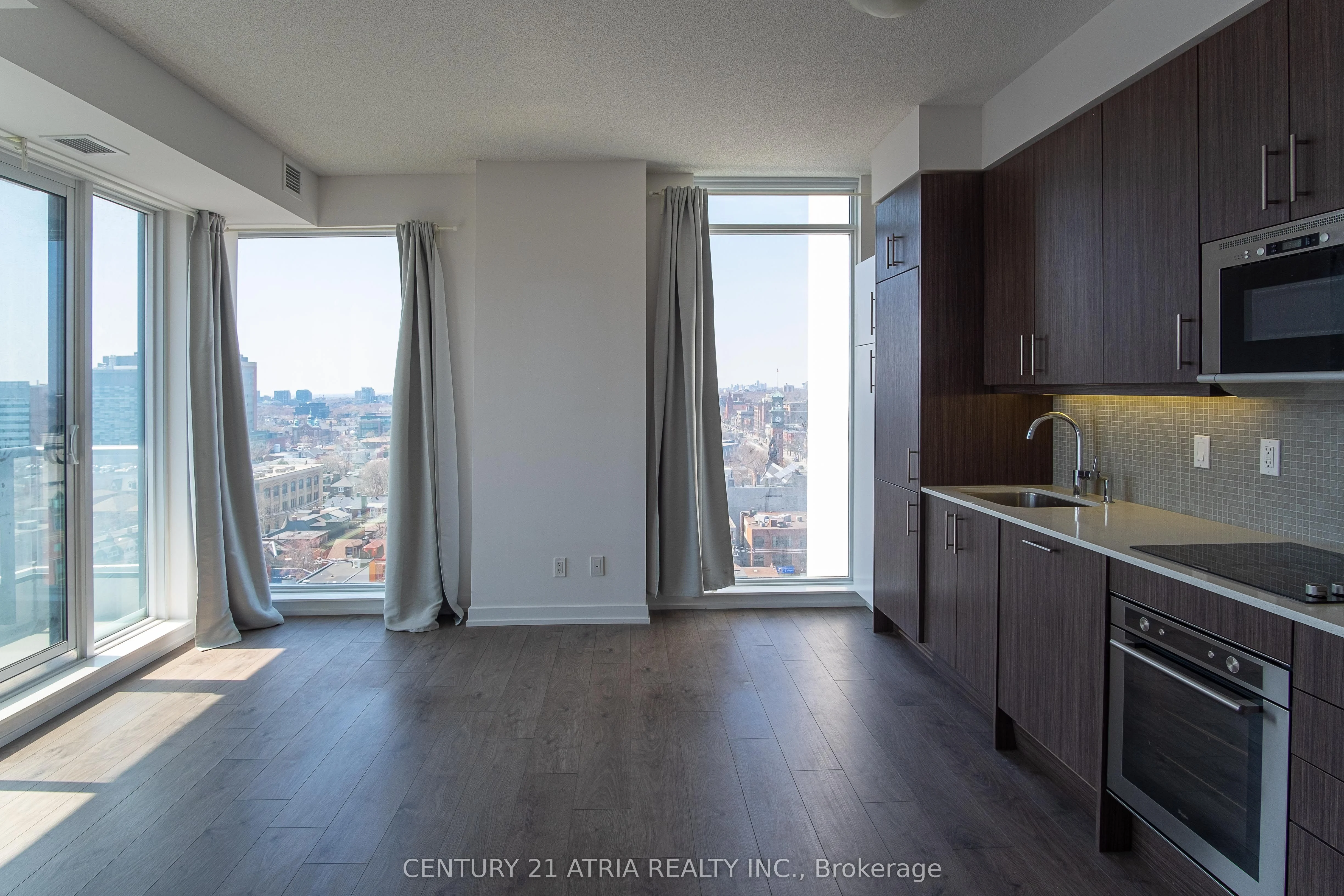 297 College Street 1209, Toronto C01, ON M5T 1S2