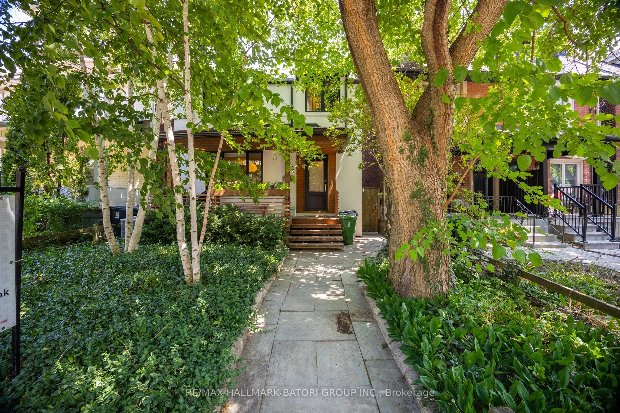 249 Albany Avenue, Toronto C02, ON M5R 3C7