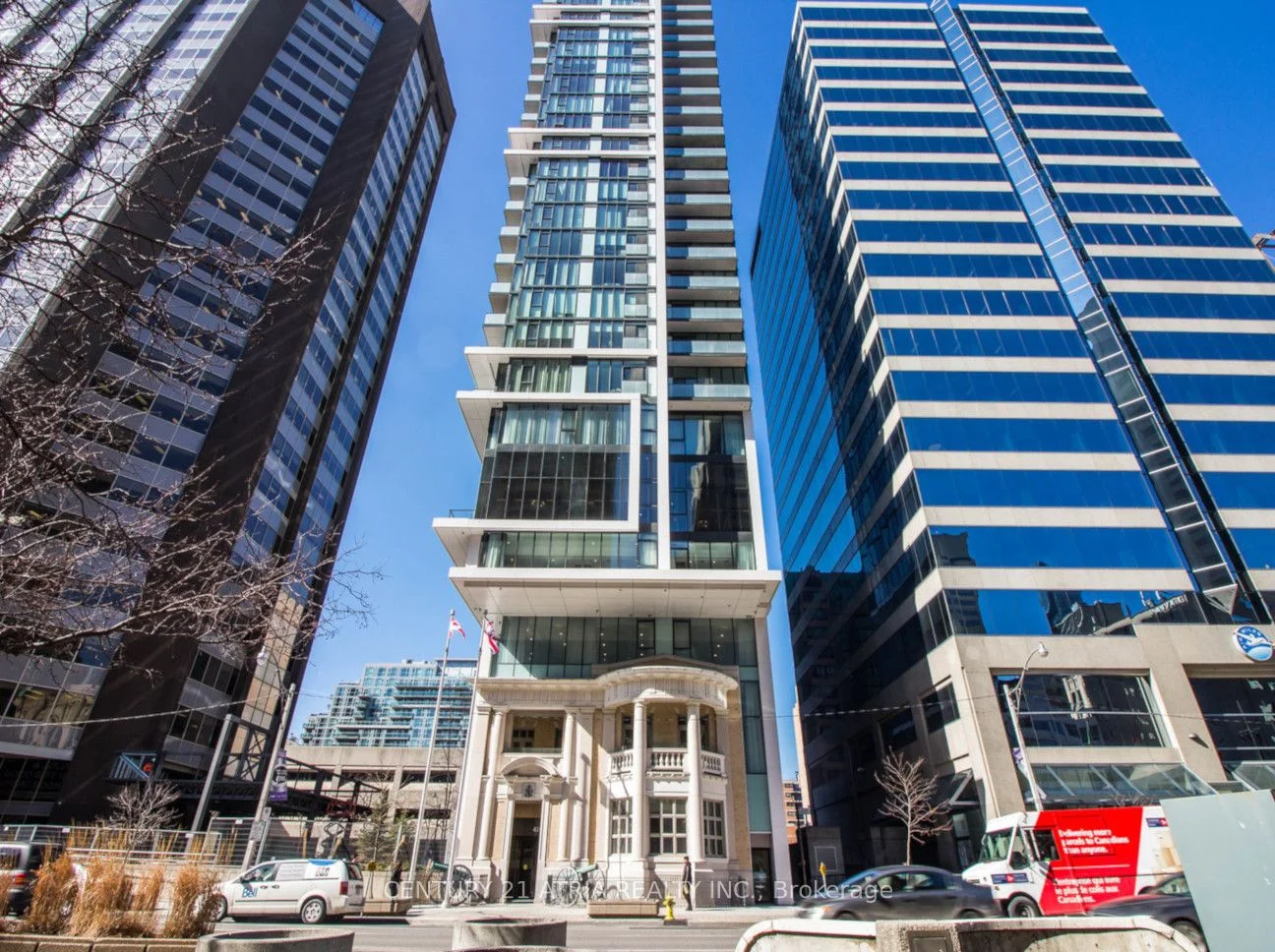 426 University Avenue 1807, Toronto C01, ON M5G 1S9