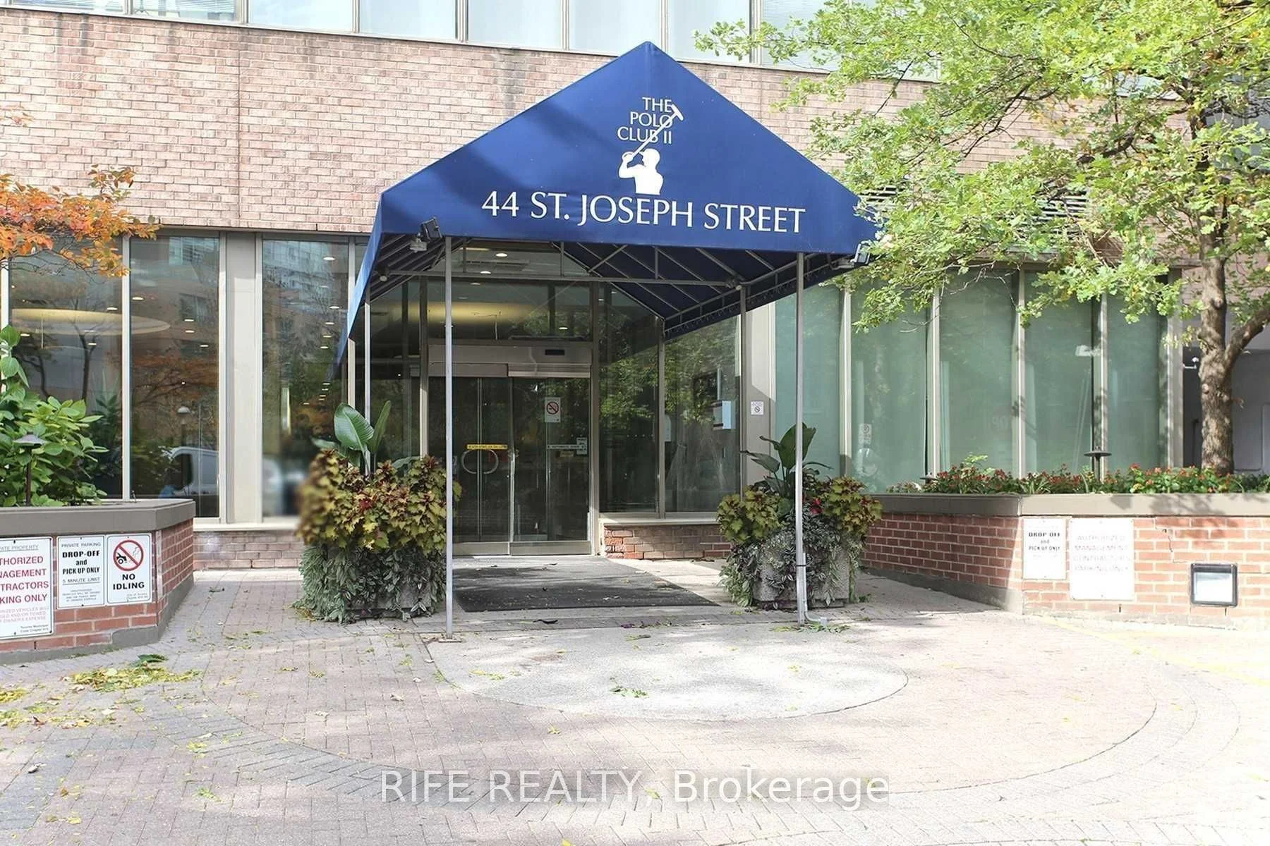 44 St Joseph Street 1505, Toronto C01, ON M4Y 2W4