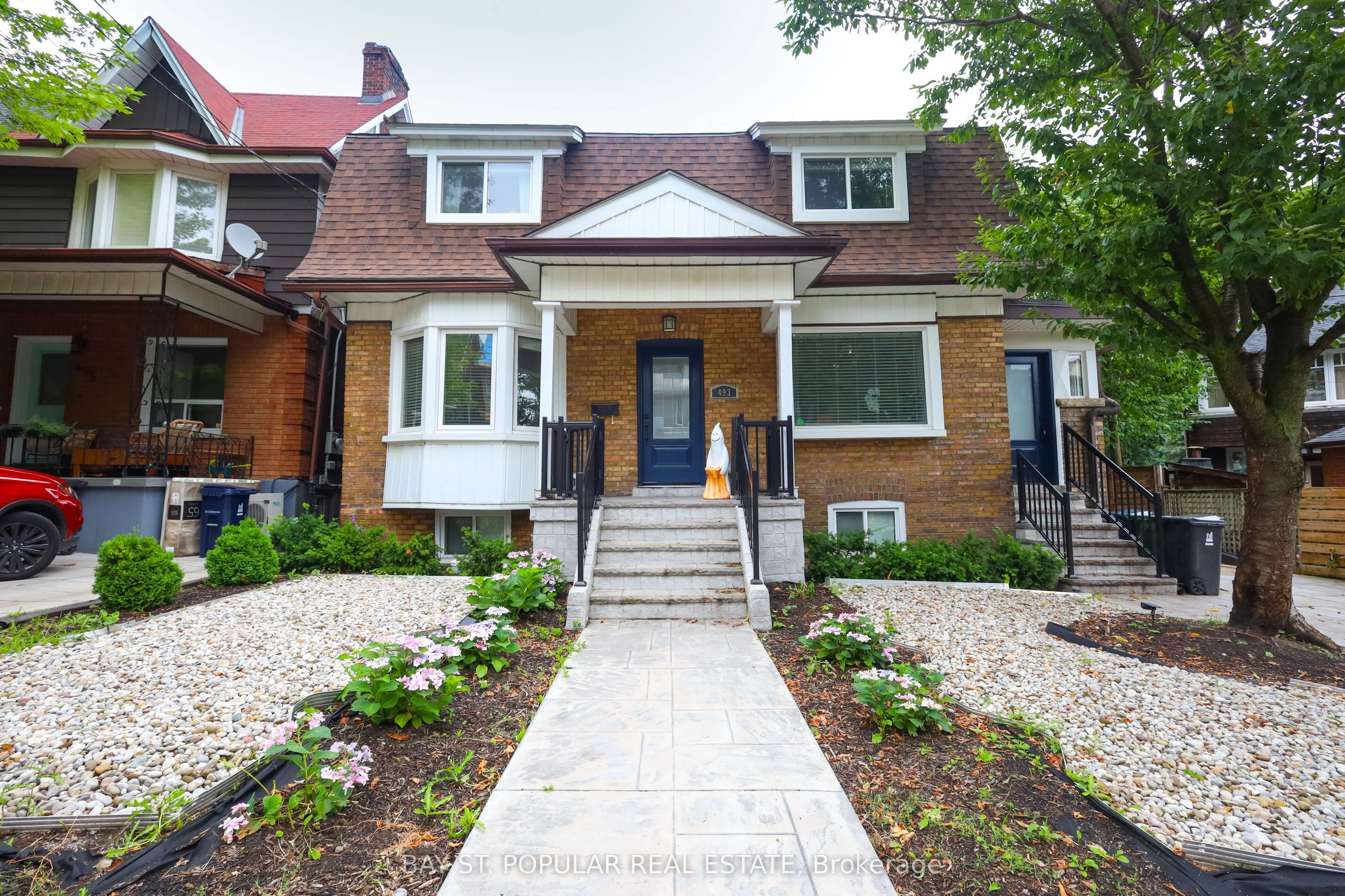 493 Crawford Street, Toronto C01, ON M6G 3J9