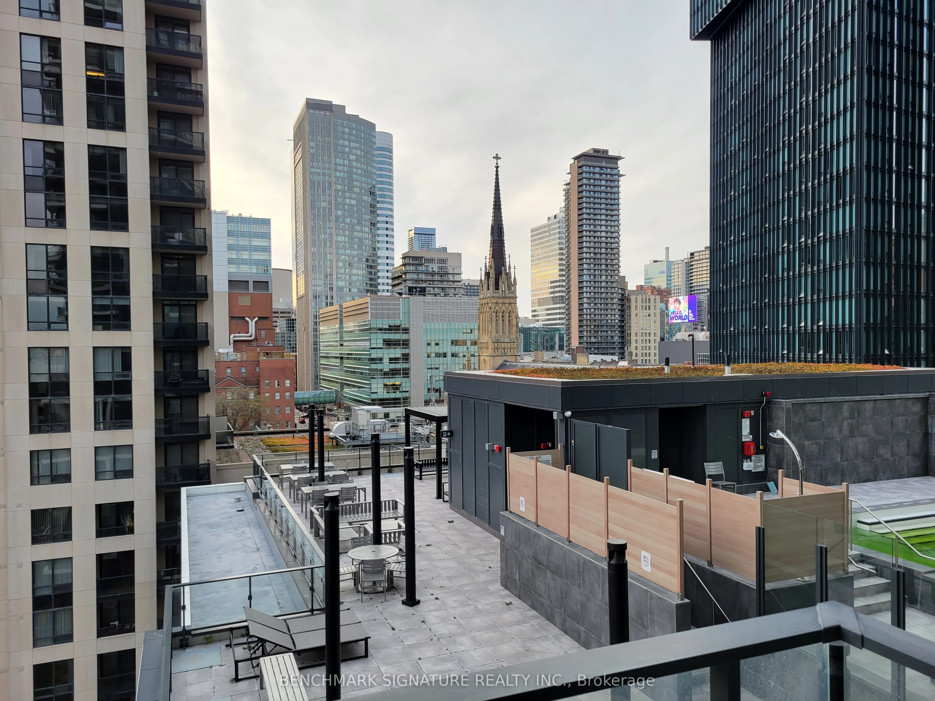 77 Shuter Street 1001, Toronto C08, ON M5B 0B8
