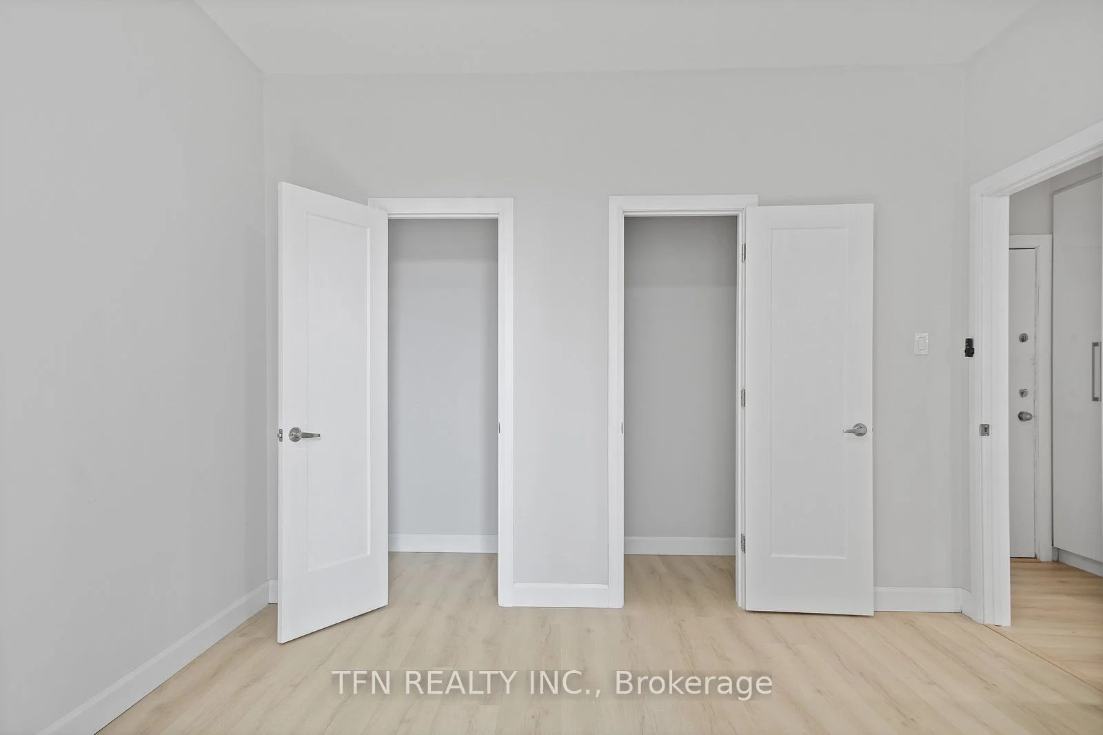 26 St. Joseph Street 601, Toronto C01, ON M4Y 1J9