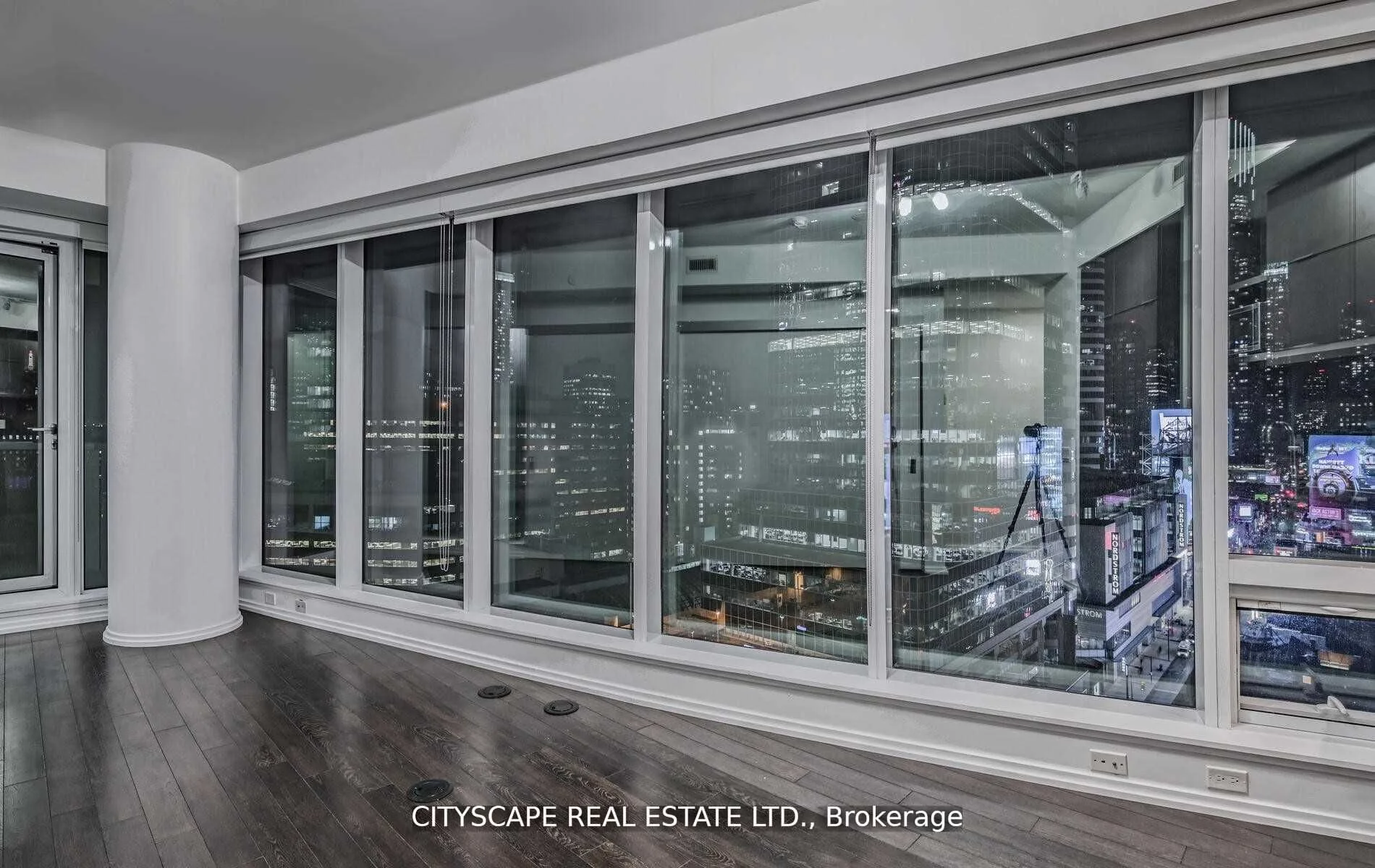 197 Yonge Street 1512, Toronto C08, ON M5B 1M4