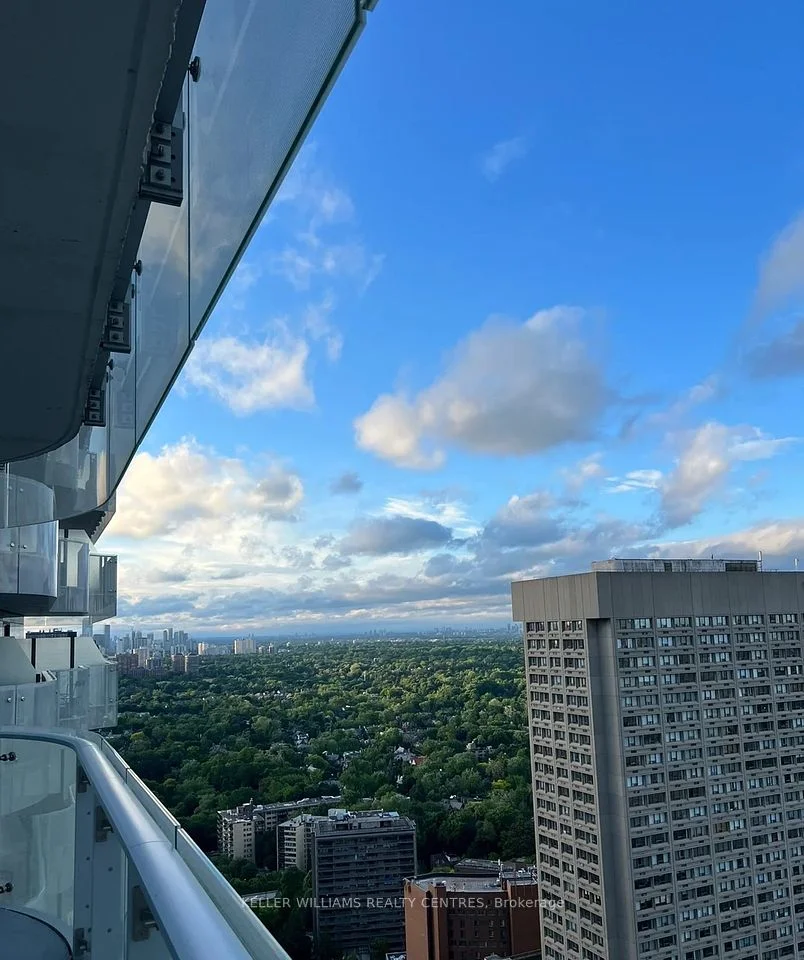 1 Bloor Street 3504, Toronto C08, ON M4W 0A8