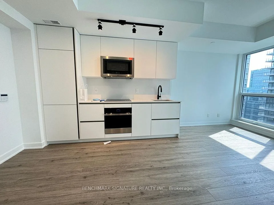 327 King Street W 3305, Toronto C01, ON M5V 0W7