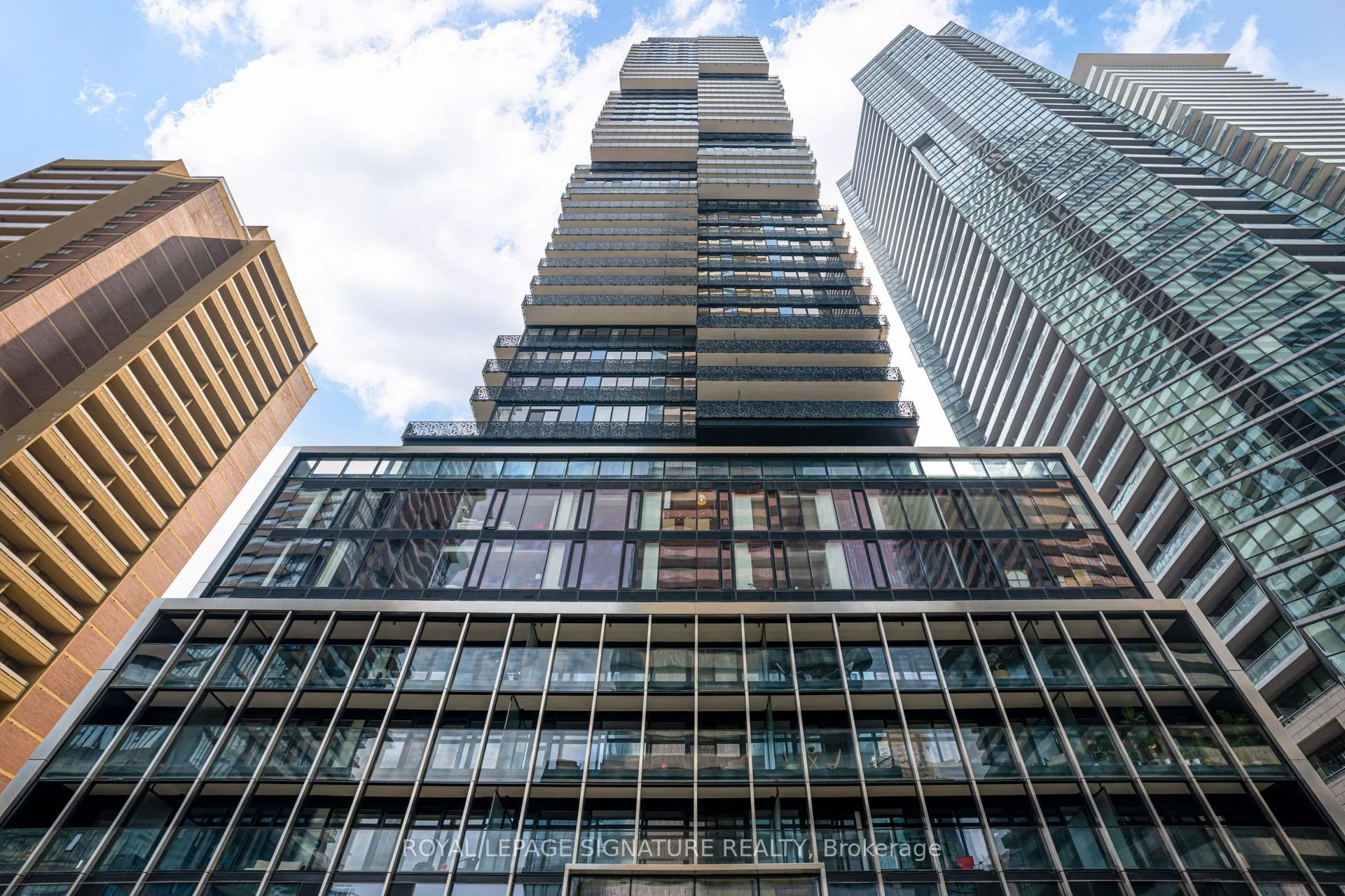 55 Charles Street E 1002, Toronto C08, ON M4Y 0J1