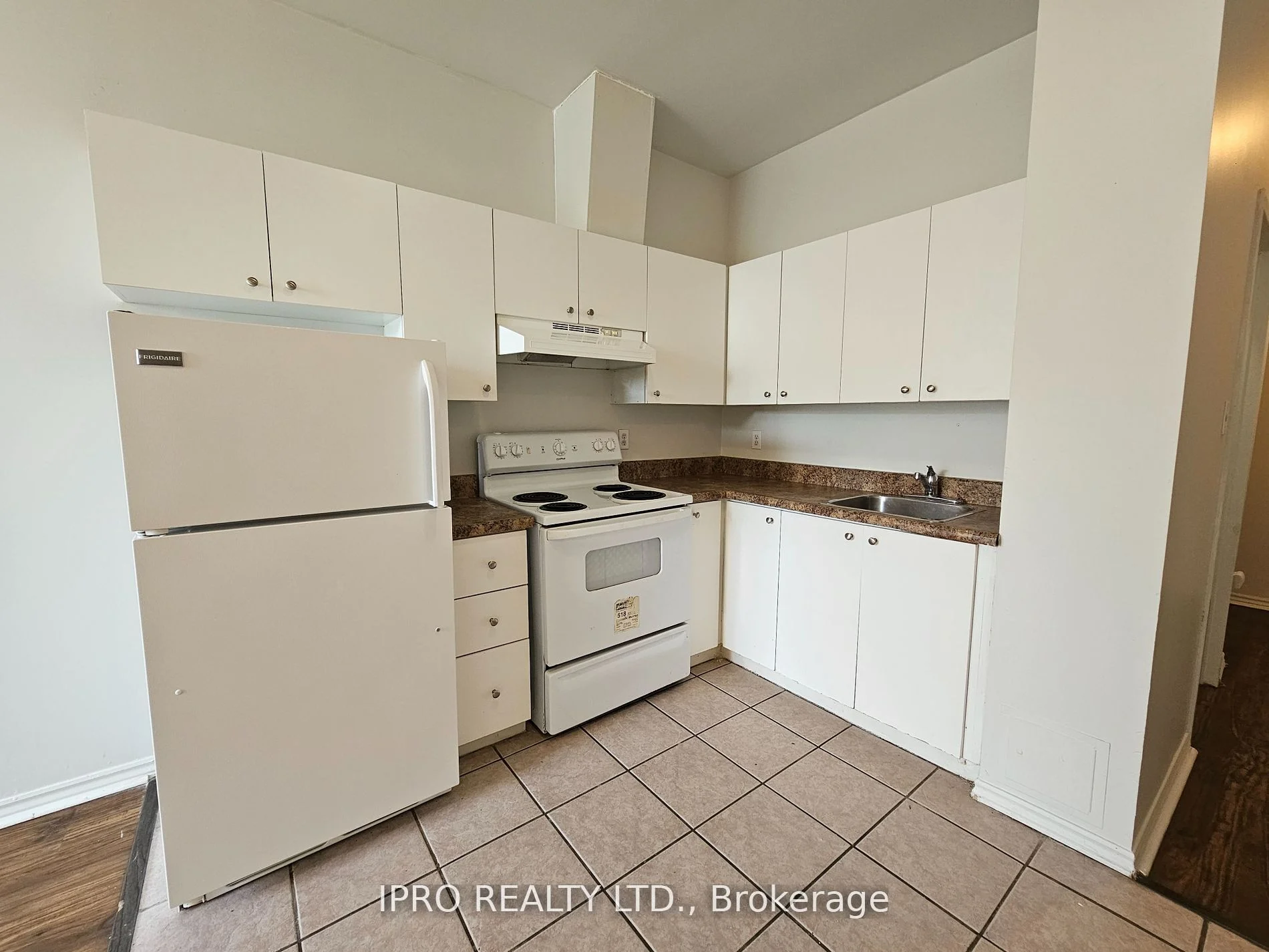 1801 Eglinton Avenue W 309, Toronto C03, ON M6E 2H7