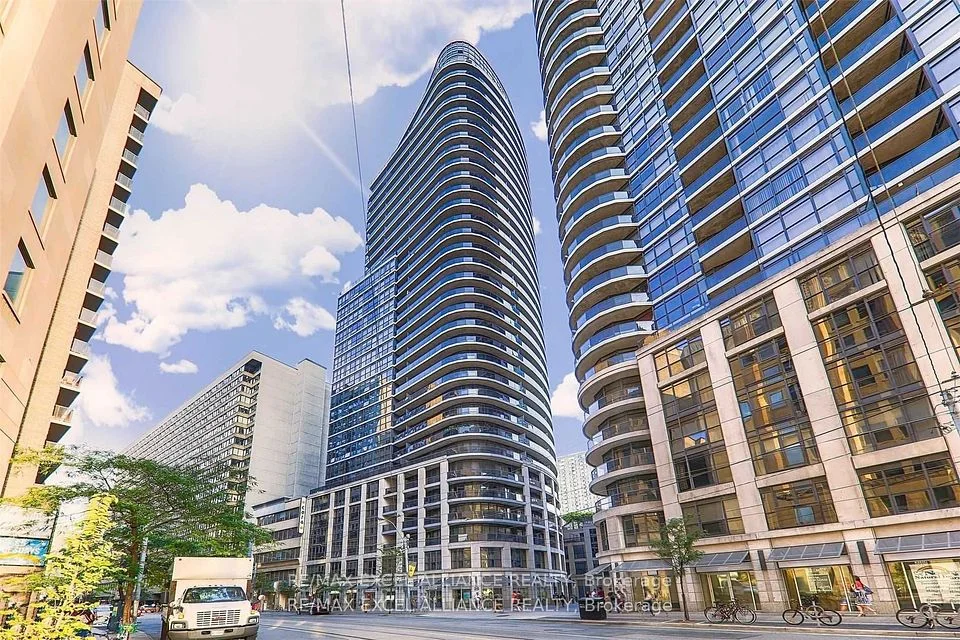 25 Carlton Street 413, Toronto C08, On M5b 1l4