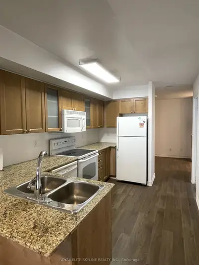 Condo Apartment in Toronto