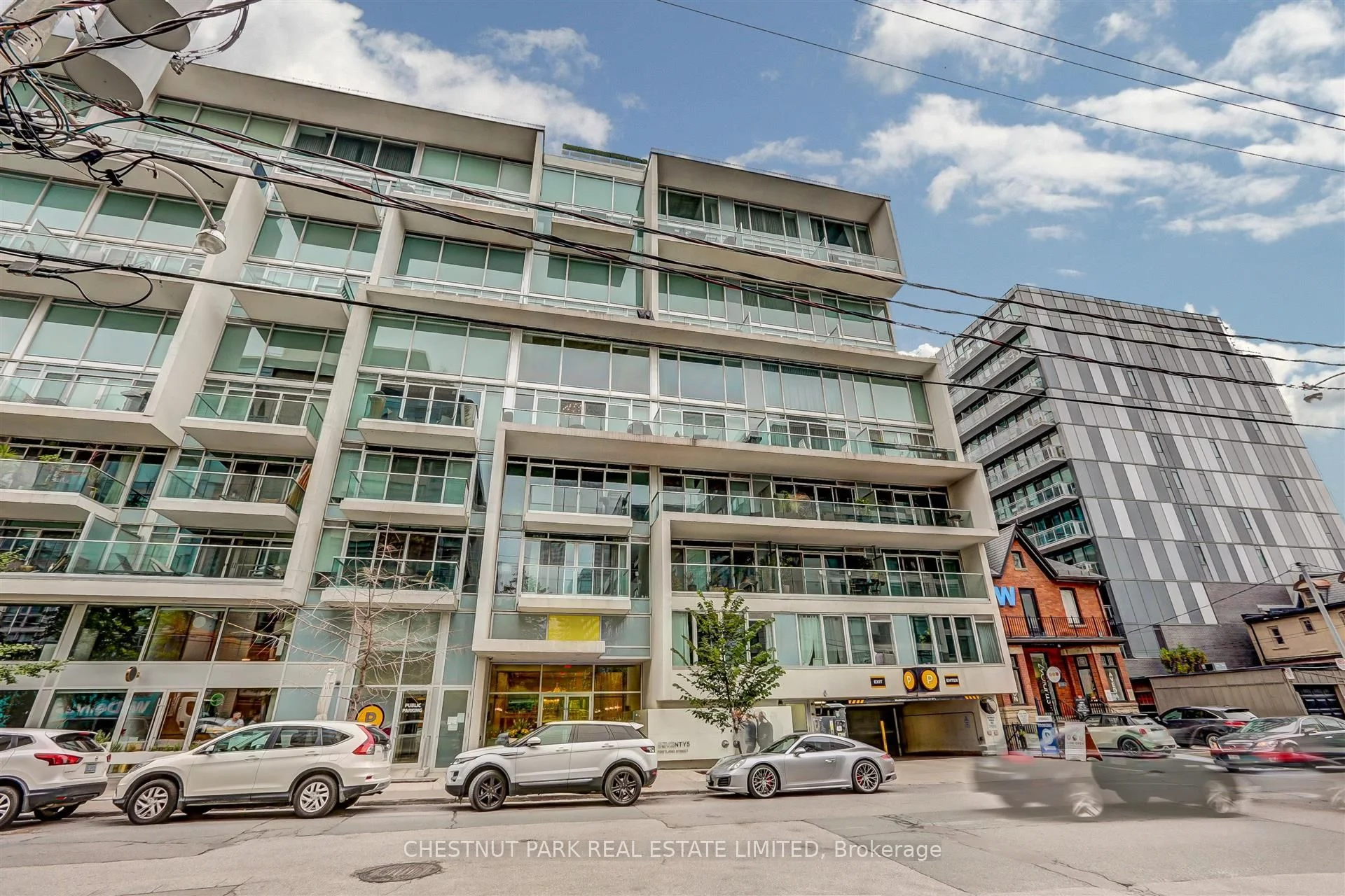75 Portland Street 720, Toronto C01, On M5v 2m9