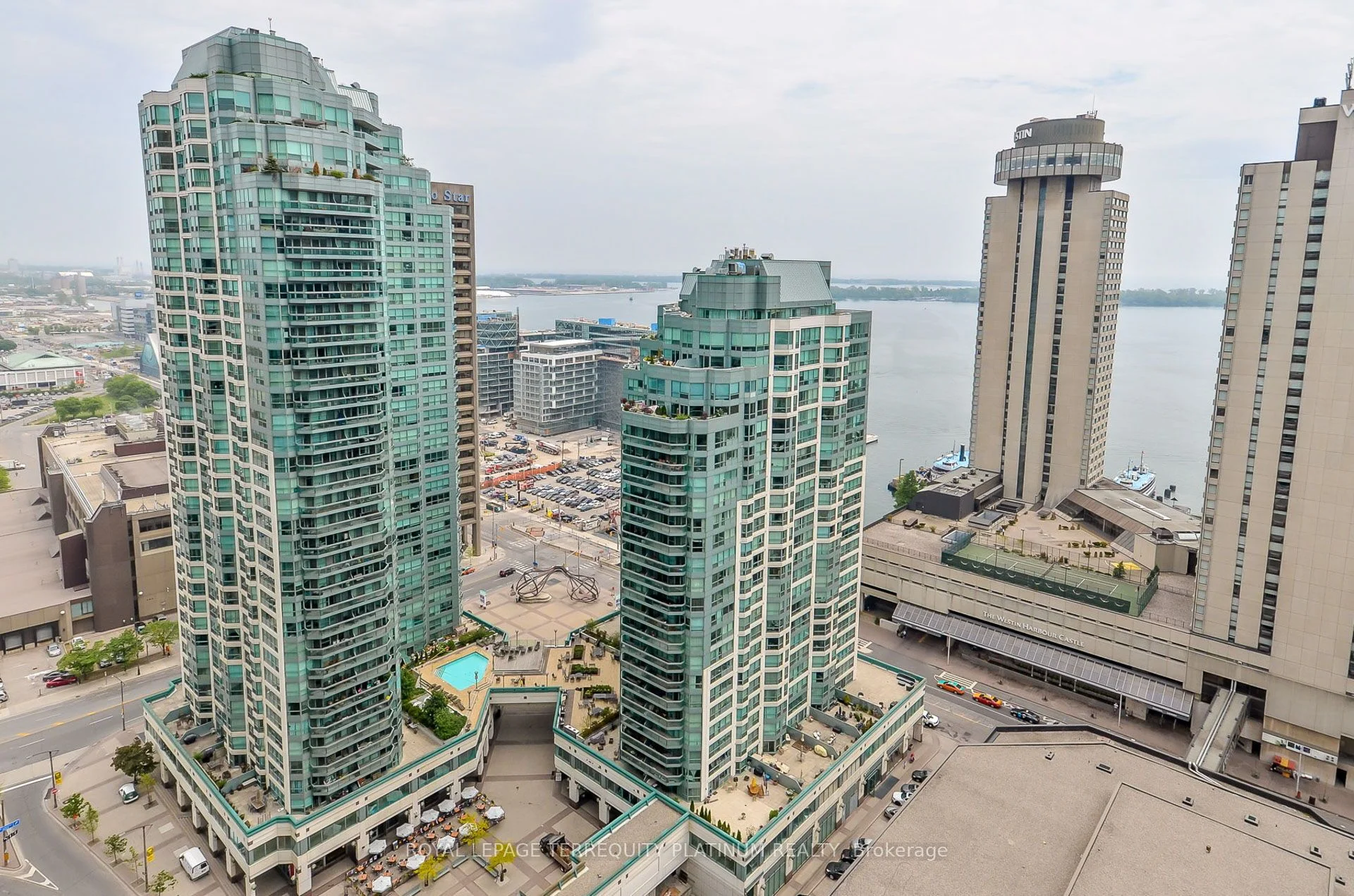 10 Yonge Street 2409, Toronto C01, ON M5E 1R4