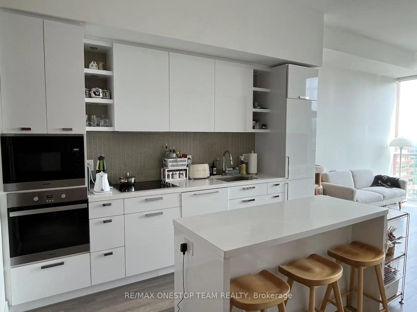 32 Davenport Road 2205, Toronto C02, ON M5R 1B5