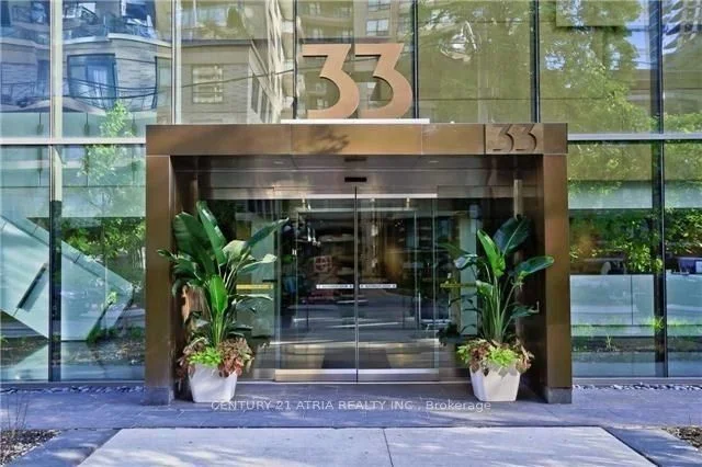 33 Charles Street E 806, Toronto C08, ON M4Y 1R9