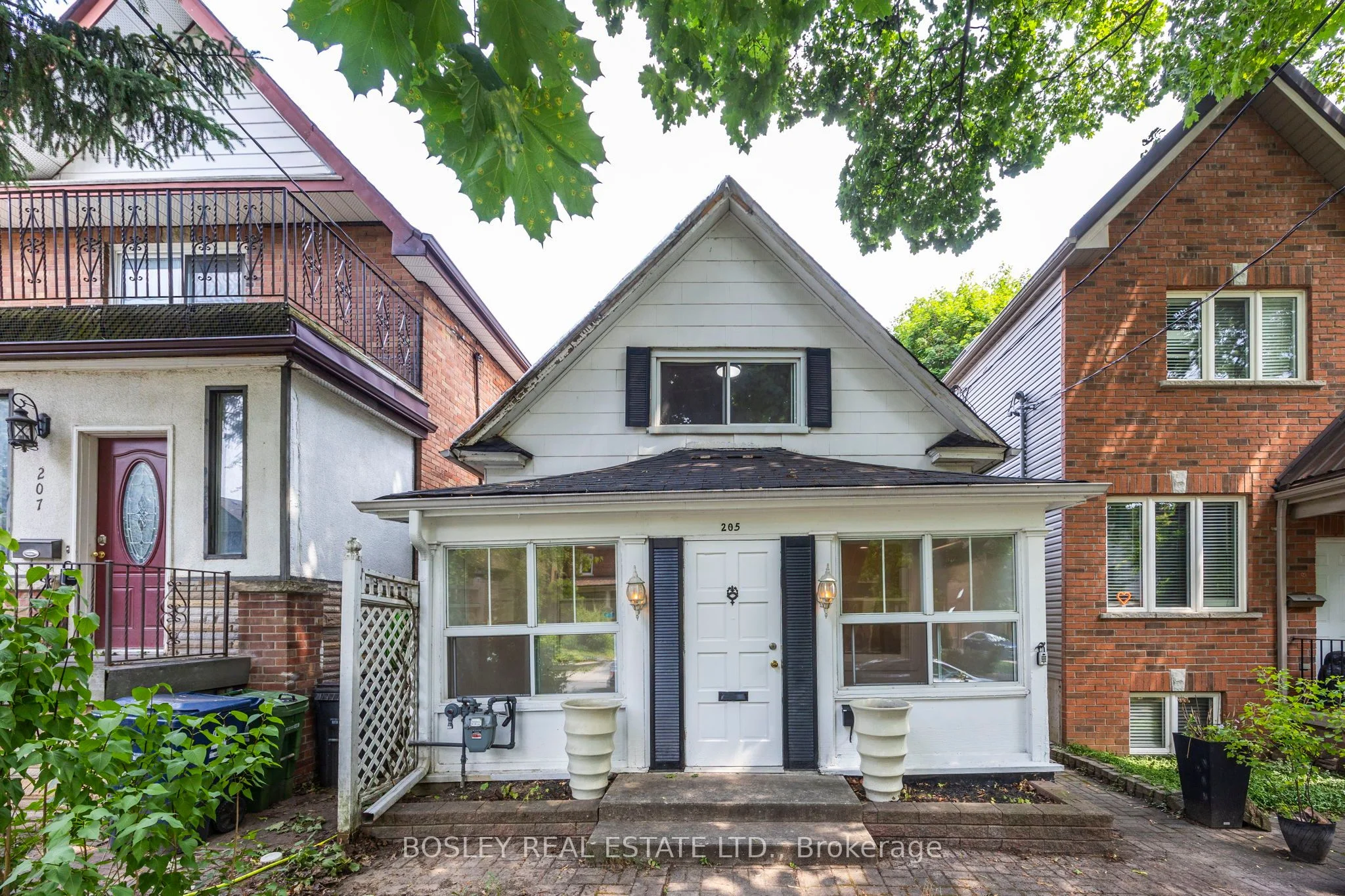 205 Wychwood Avenue, Toronto C03, ON M6C 2T5