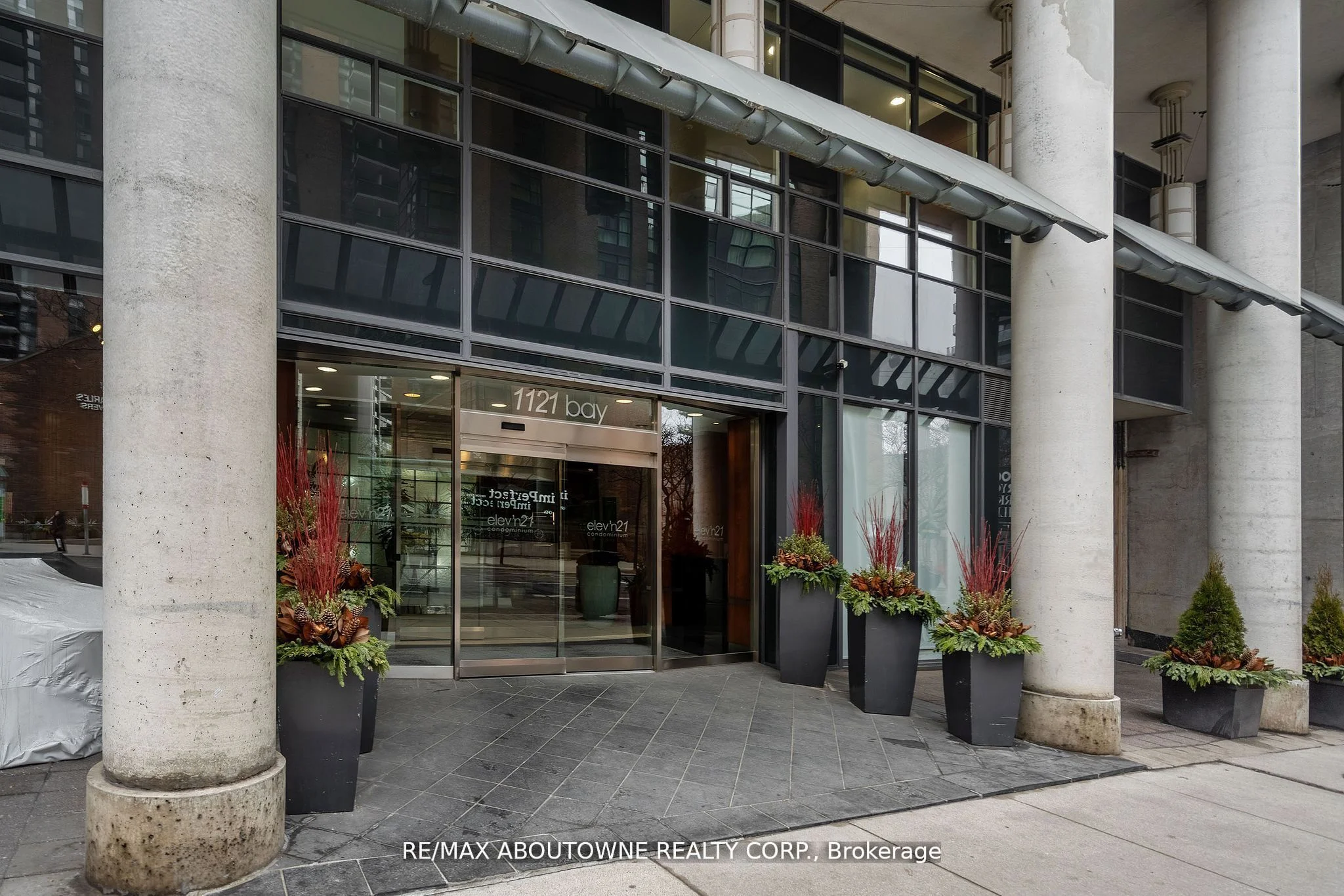 1121 Bay Street 203, Toronto C01, On M5s 3l9