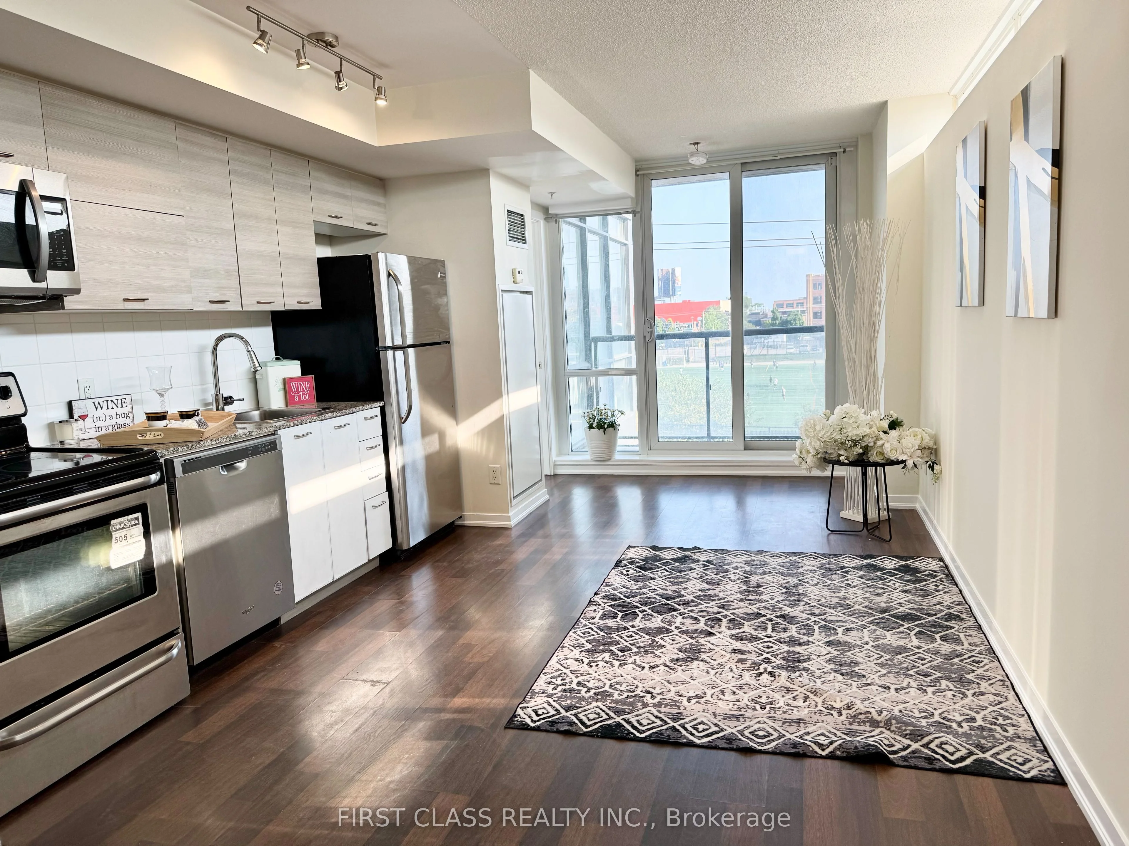 Condo Apartment in Toronto