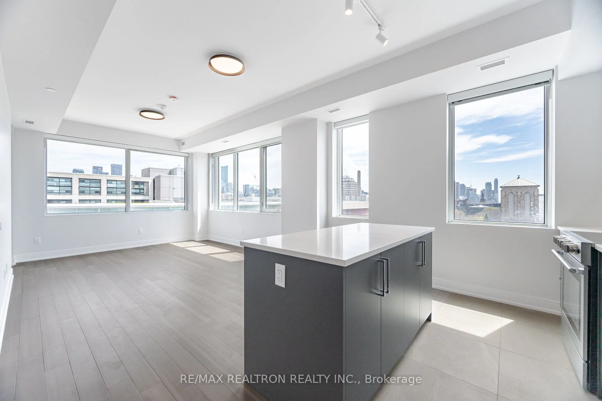 664 Spadina Avenue 709, Toronto C01, ON M5S 2H7