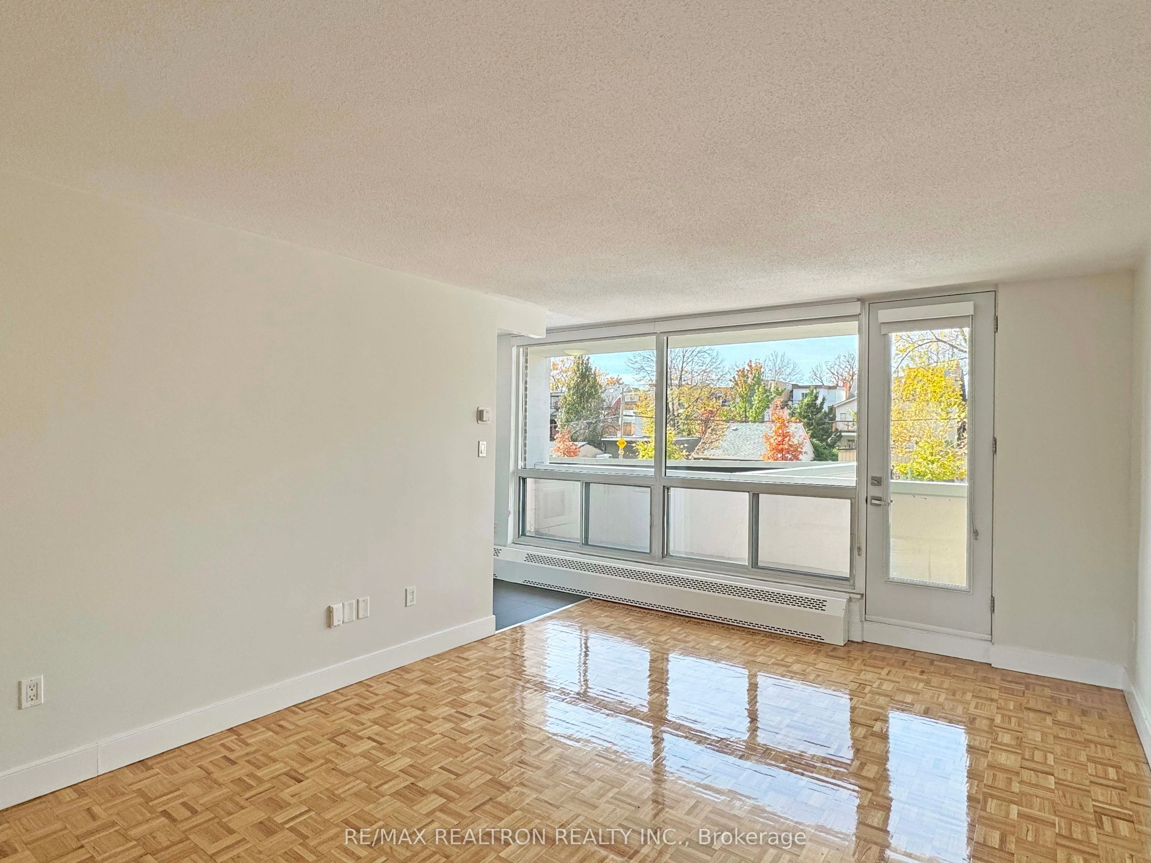 666 Spadina Avenue 202, Toronto C01, ON M5S 2H8
