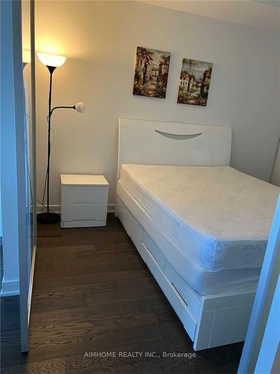 57 St Joseph Street 413, Toronto C01, ON M5S 0C5